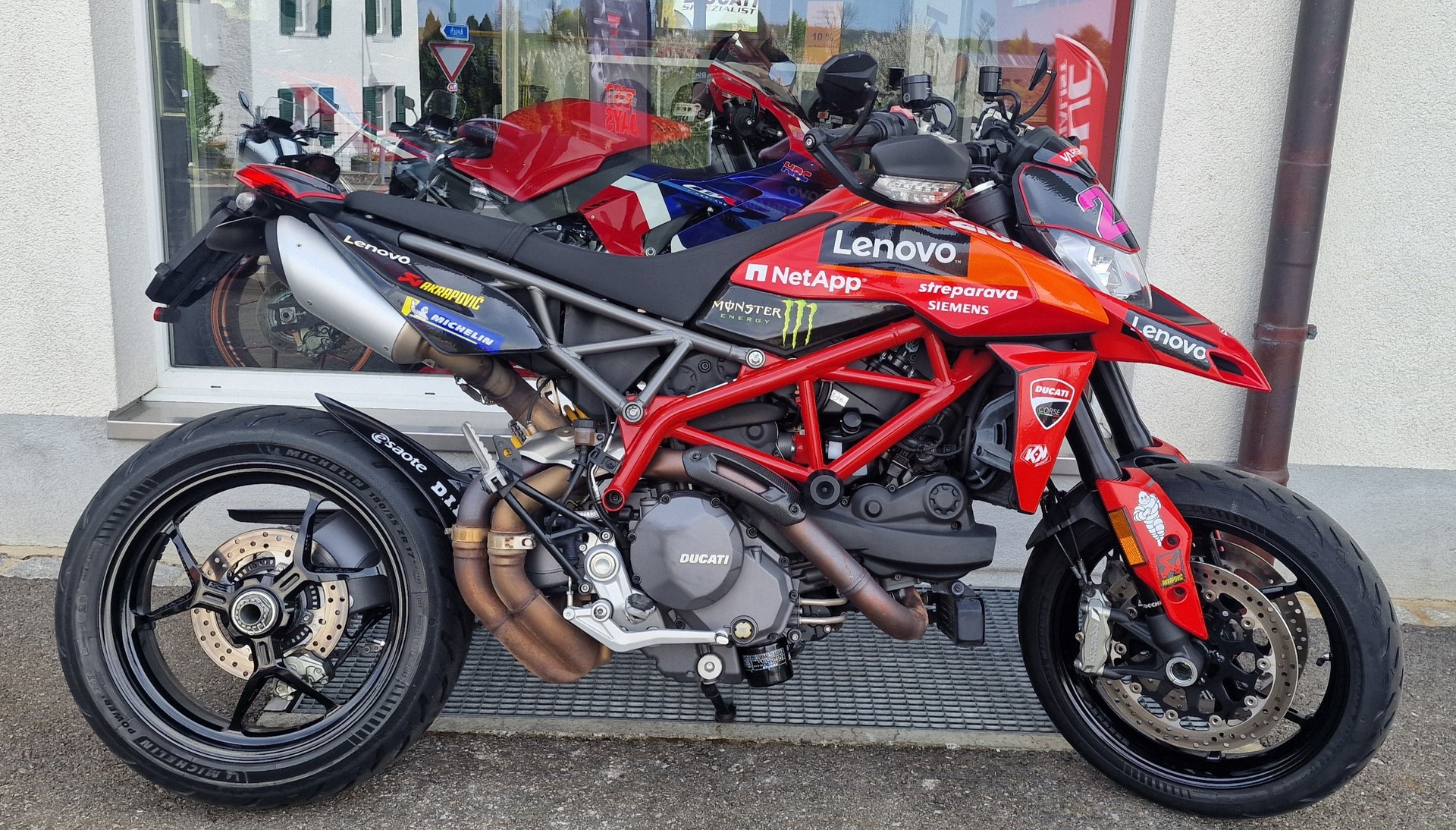 DUCATI HYPERMOTARD 950-image-5