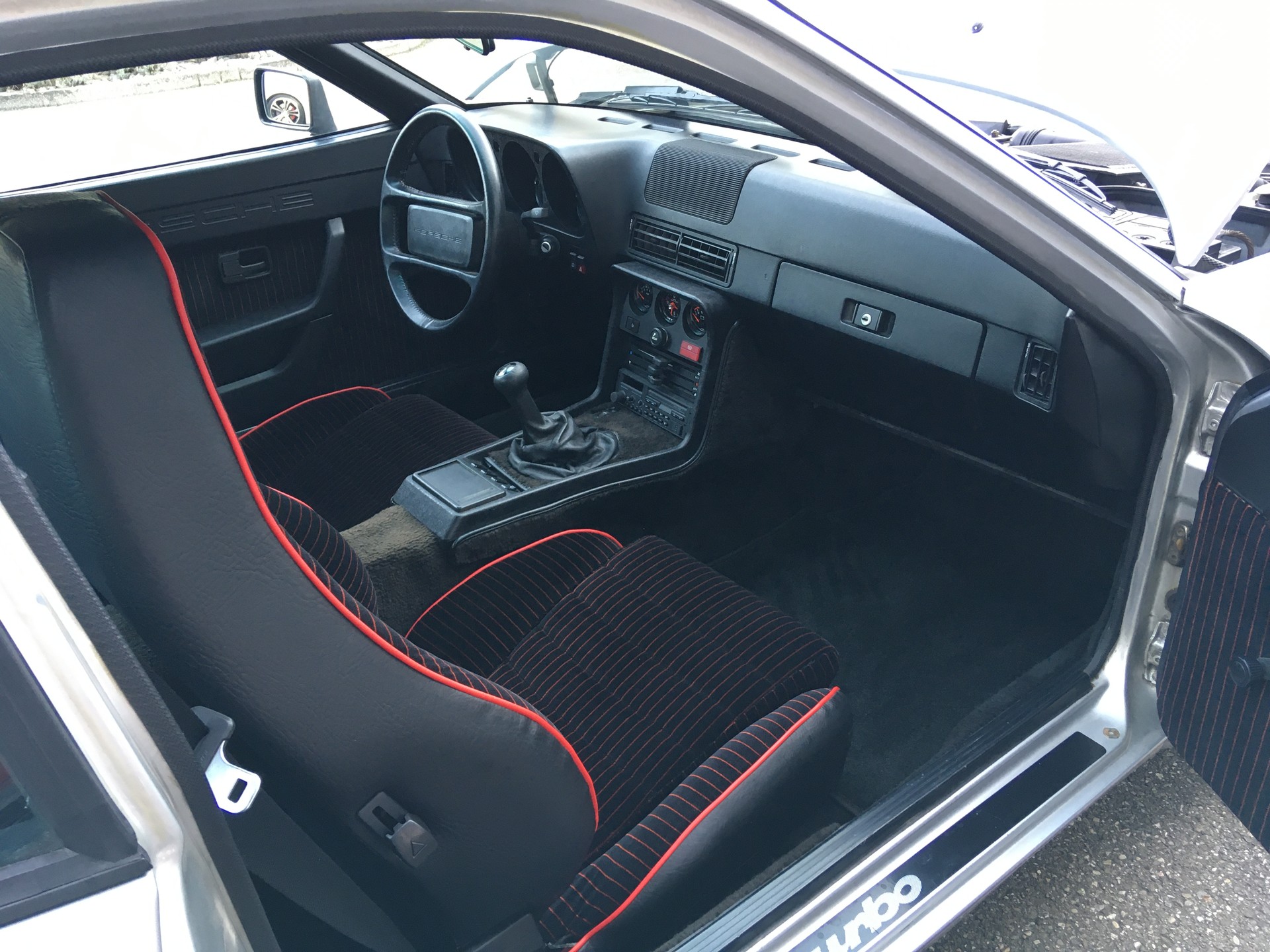 PORSCHE Carrera GT-image-14