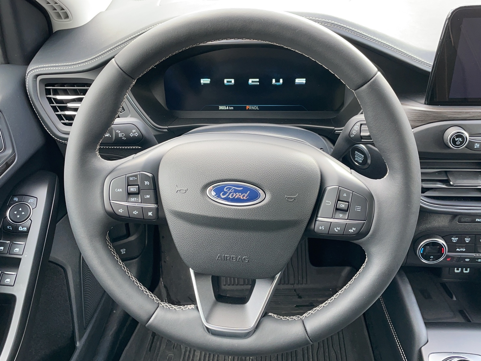 FORD Focus 1.0i EcoB 125 Vignale-image-5