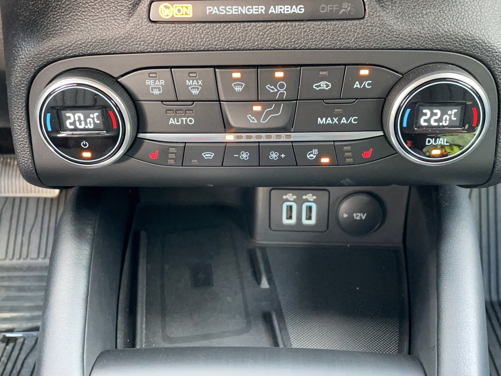 FORD Focus 1.0i EcoB 125 Vignale-image-9