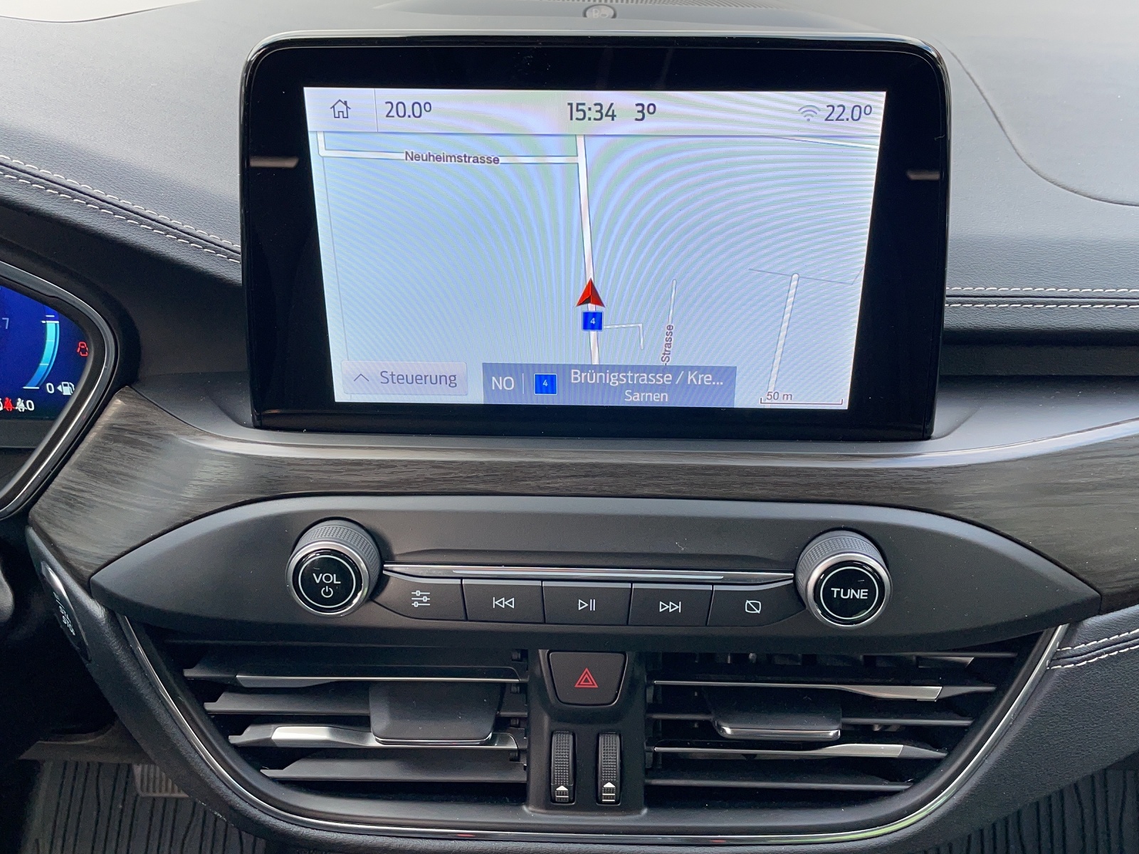 FORD Focus 1.0i EcoB 125 Vignale-image-8