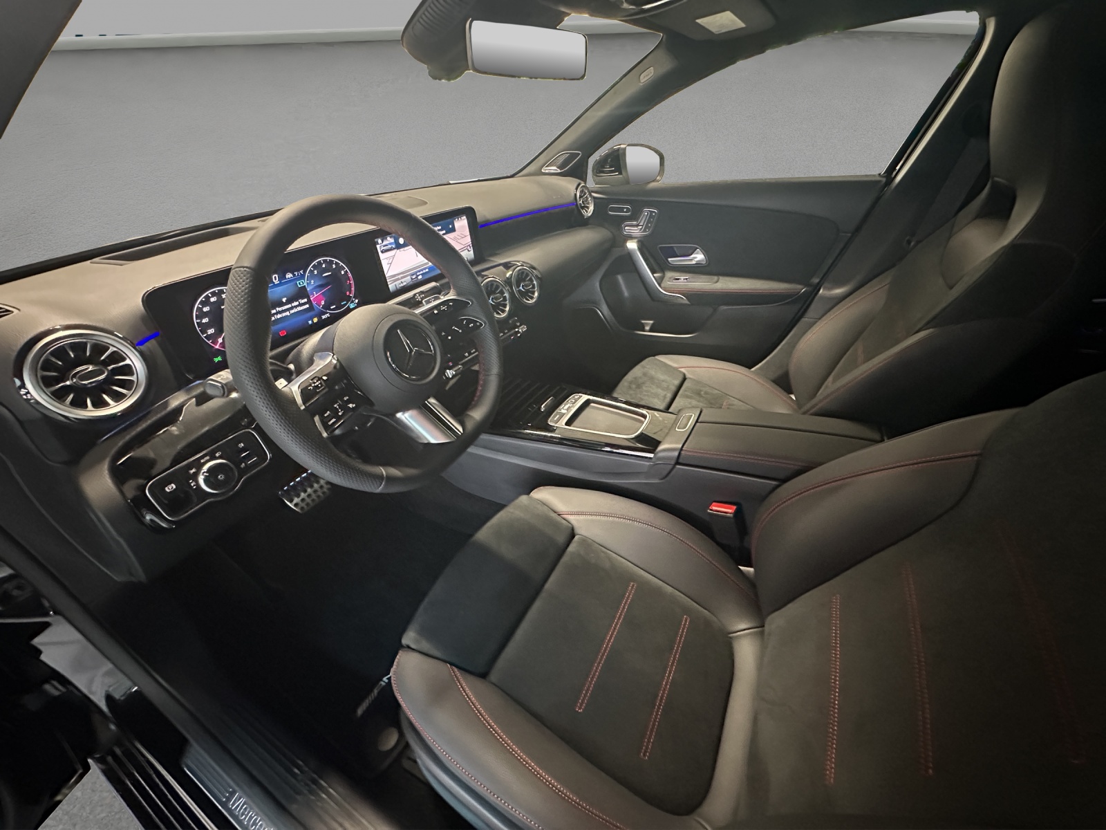 MERCEDES-BENZ A 250 4M - AMG / DISTRONIC / 360 Grad Kamera / Head-Up Display / Panorama-Dach-image-8