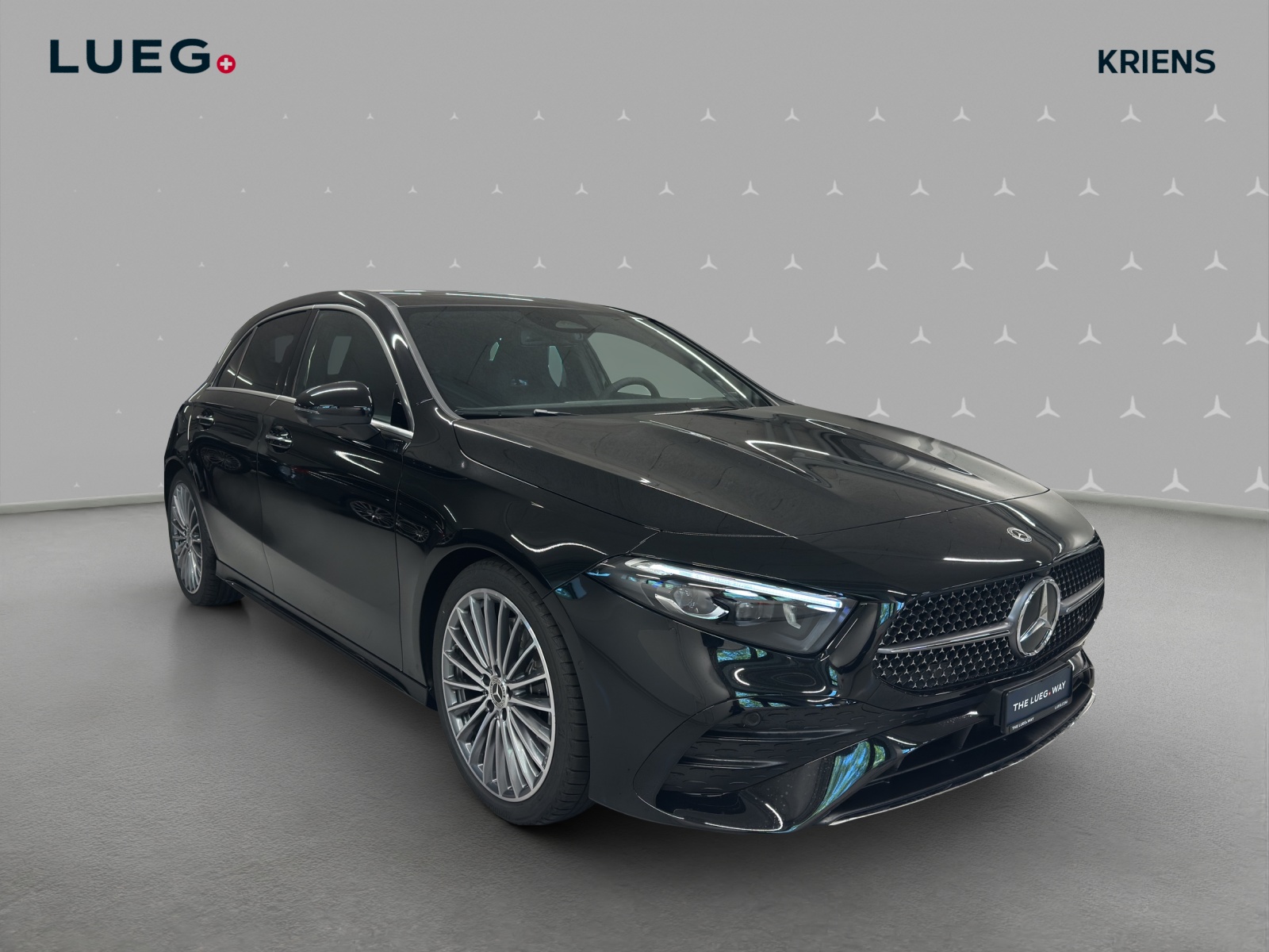 MERCEDES-BENZ A 250 4M - AMG / DISTRONIC / 360 Grad Kamera / Head-Up Display / Panorama-Dach-image-5