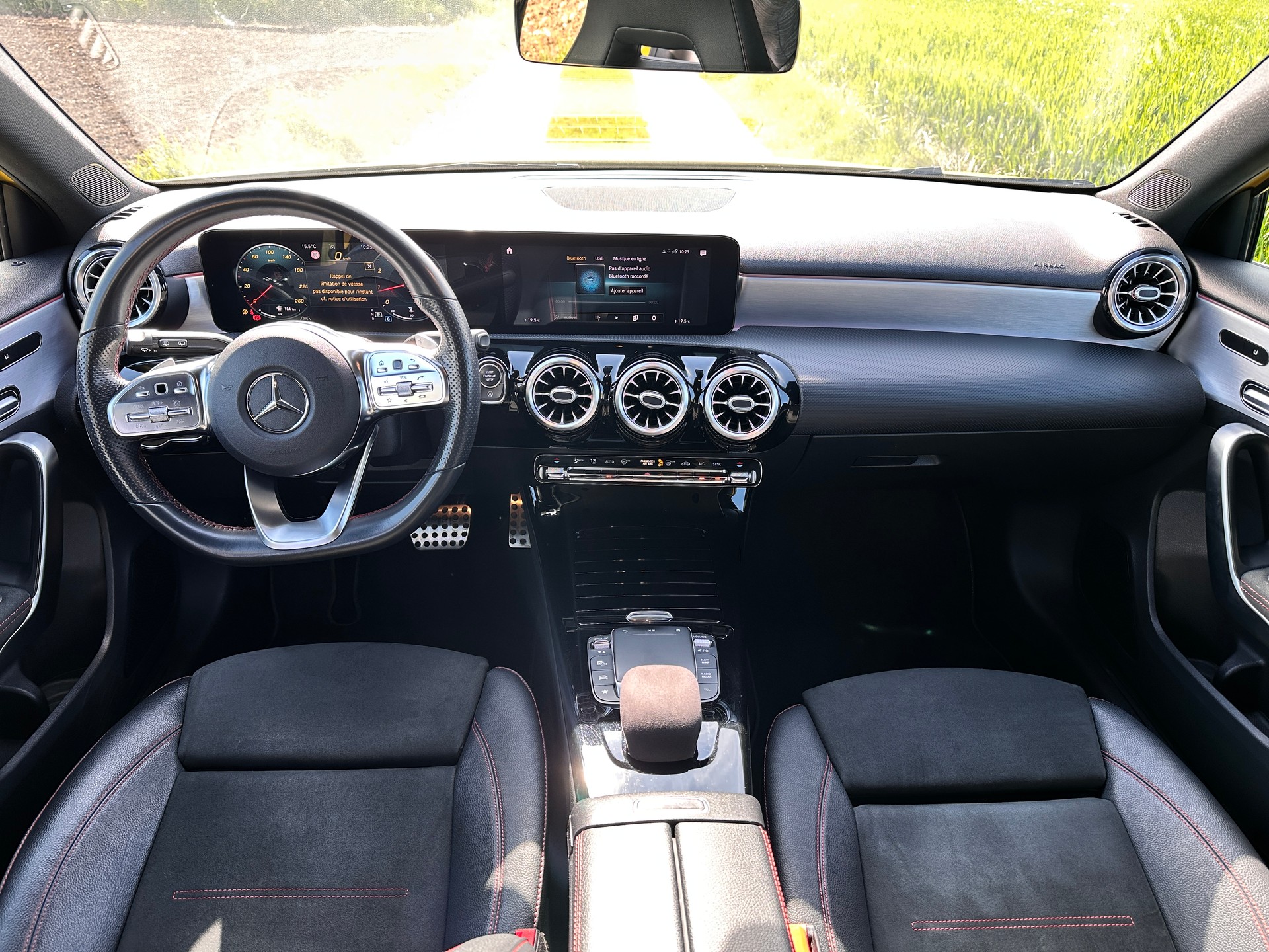 MERCEDES-BENZ A 200 AMG Line 7G-DCT-image-10