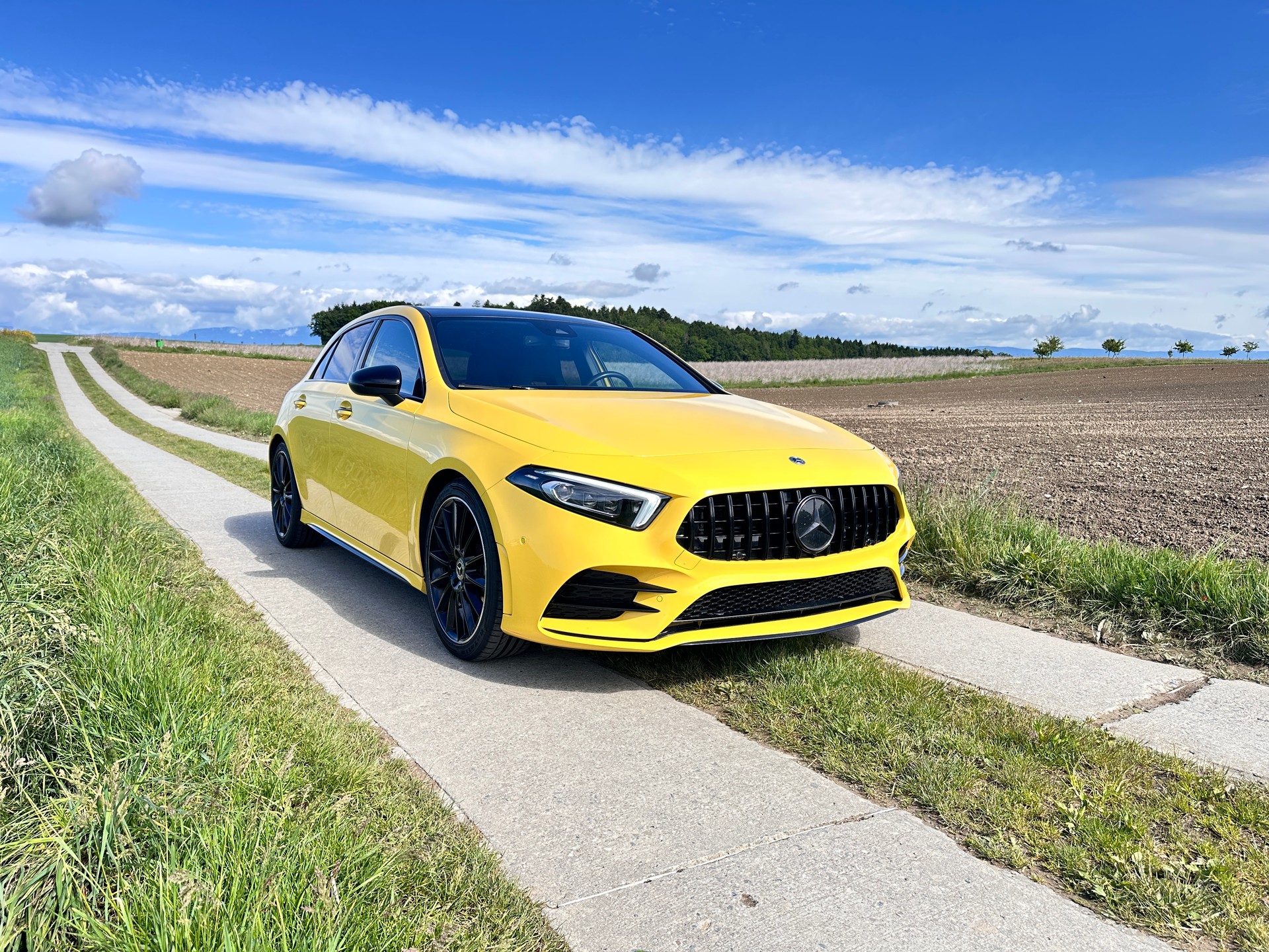 MERCEDES-BENZ A 200 AMG Line 7G-DCT-image-2
