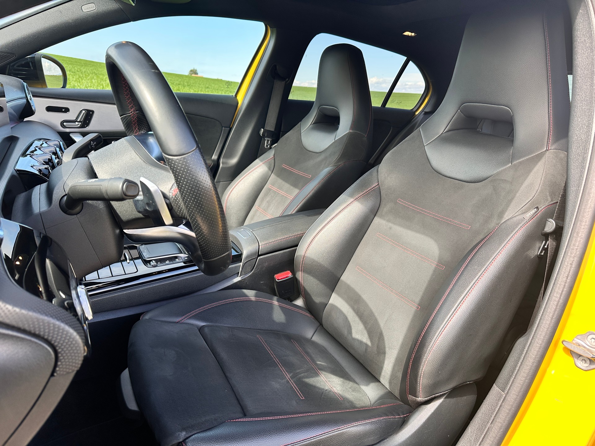 MERCEDES-BENZ A 200 AMG Line 7G-DCT-image-9