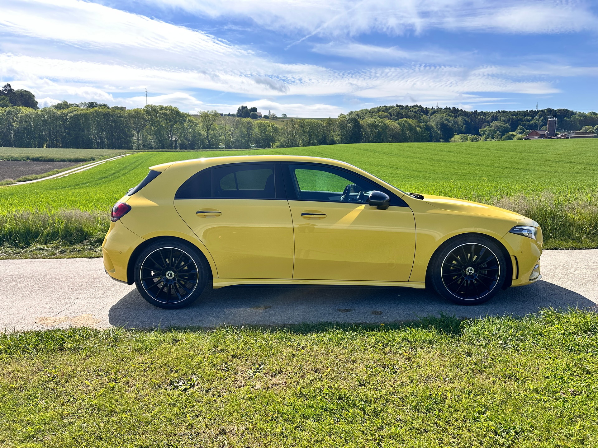MERCEDES-BENZ A 200 AMG Line 7G-DCT-image-4