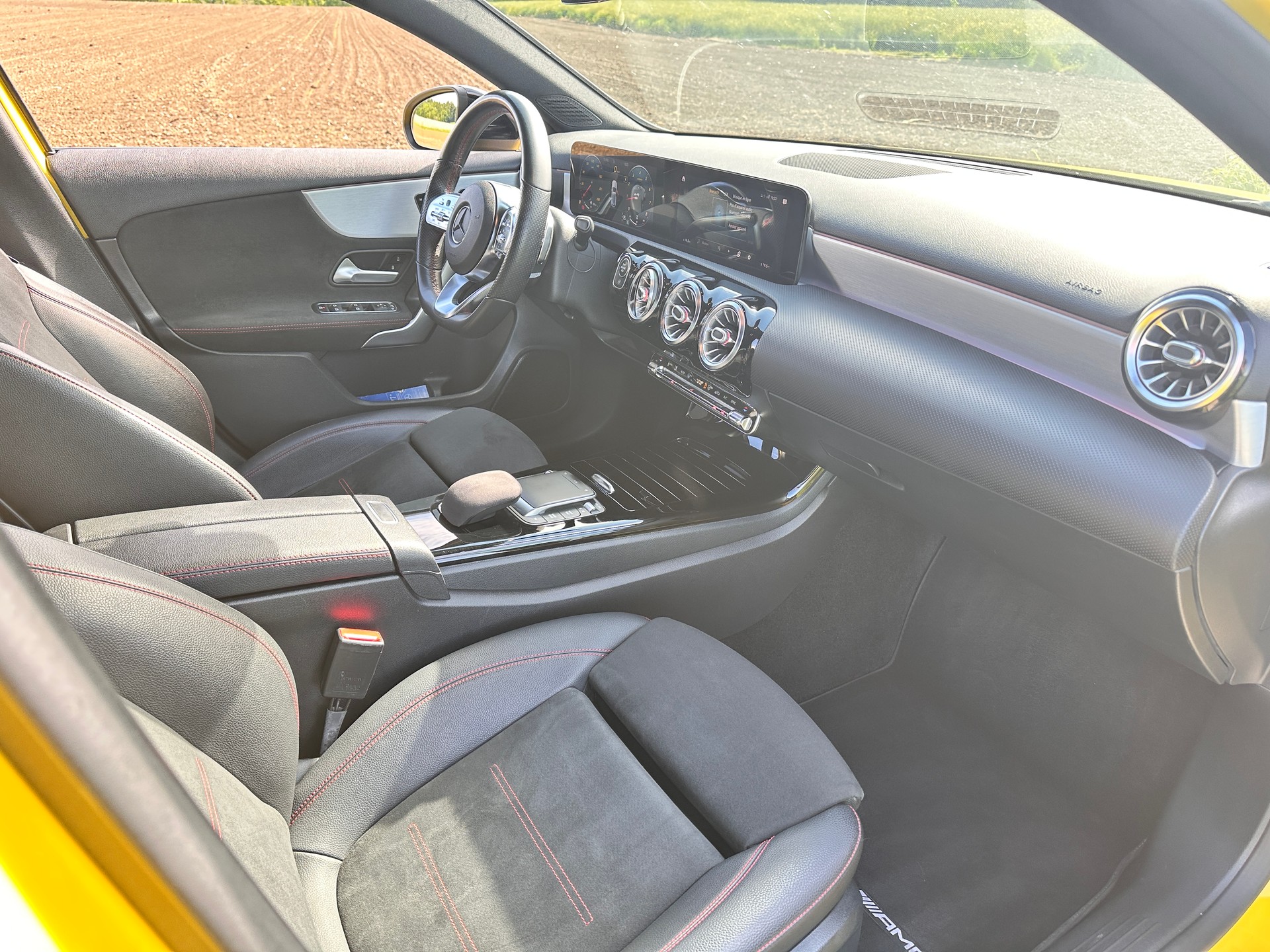 MERCEDES-BENZ A 200 AMG Line 7G-DCT-image-11