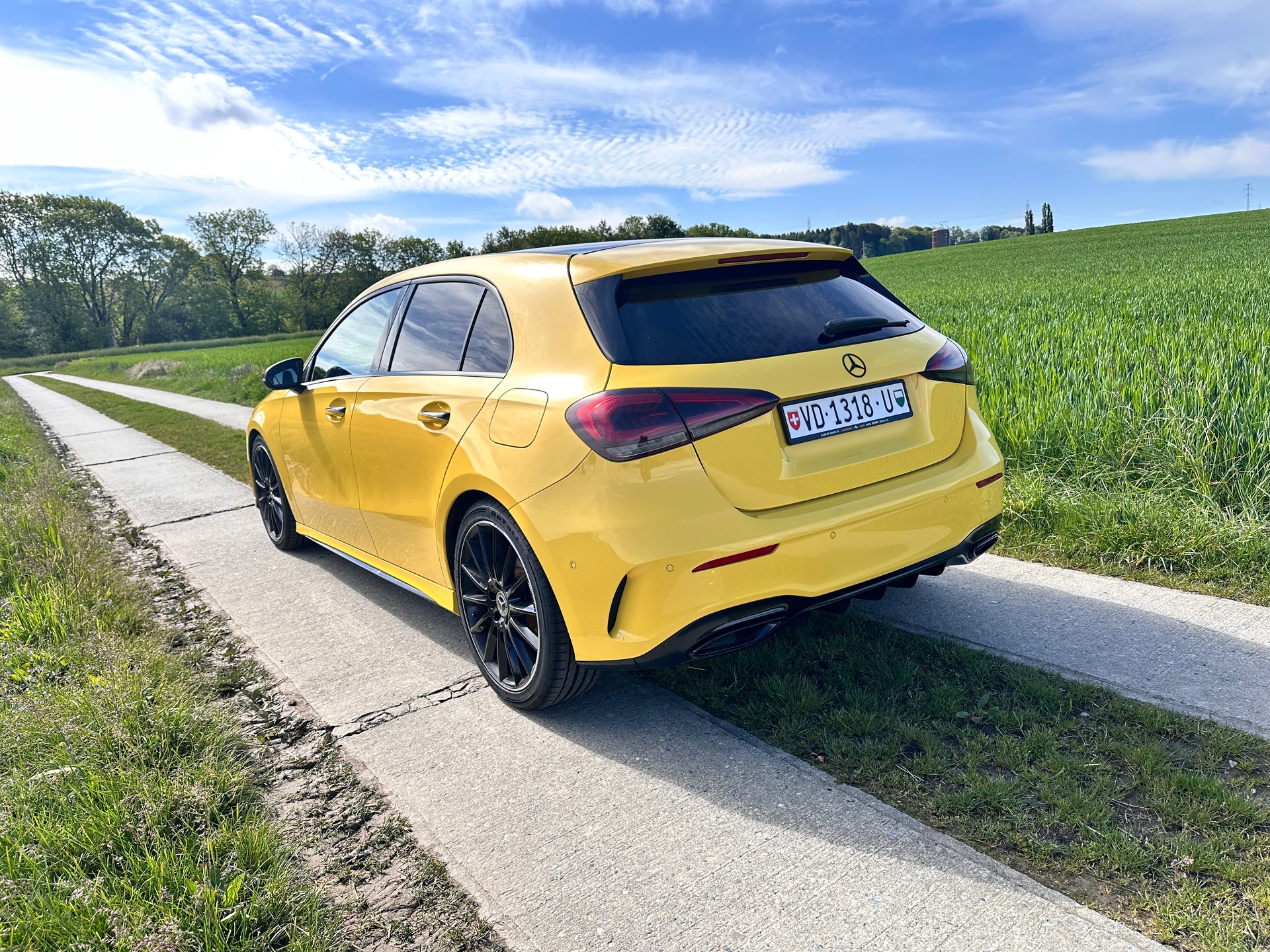 MERCEDES-BENZ A 200 AMG Line 7G-DCT-image-5
