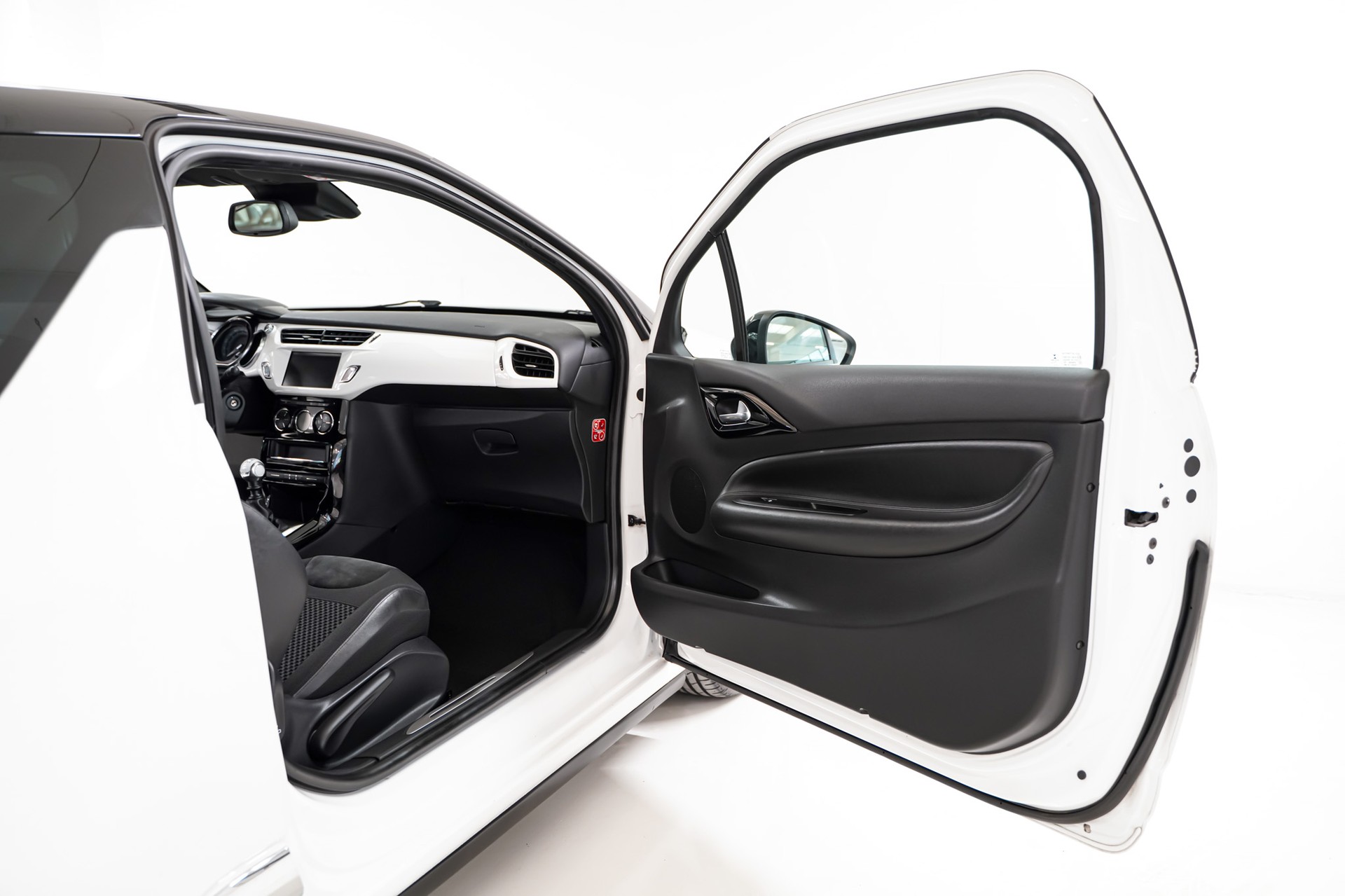 DS AUTOMOBILES DS3 1.6 THP Sport Chic-image-13