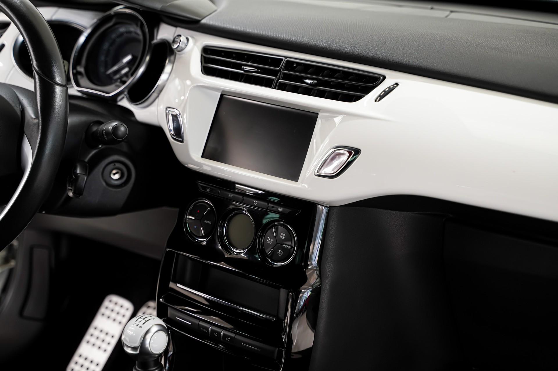 DS AUTOMOBILES DS3 1.6 THP Sport Chic-image-17