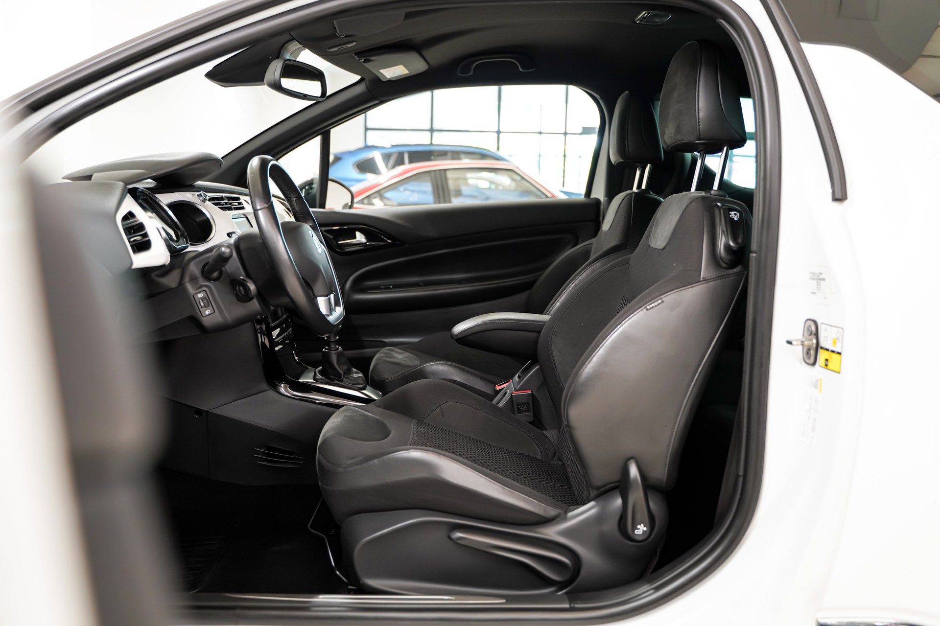 DS AUTOMOBILES DS3 1.6 THP Sport Chic-image-10