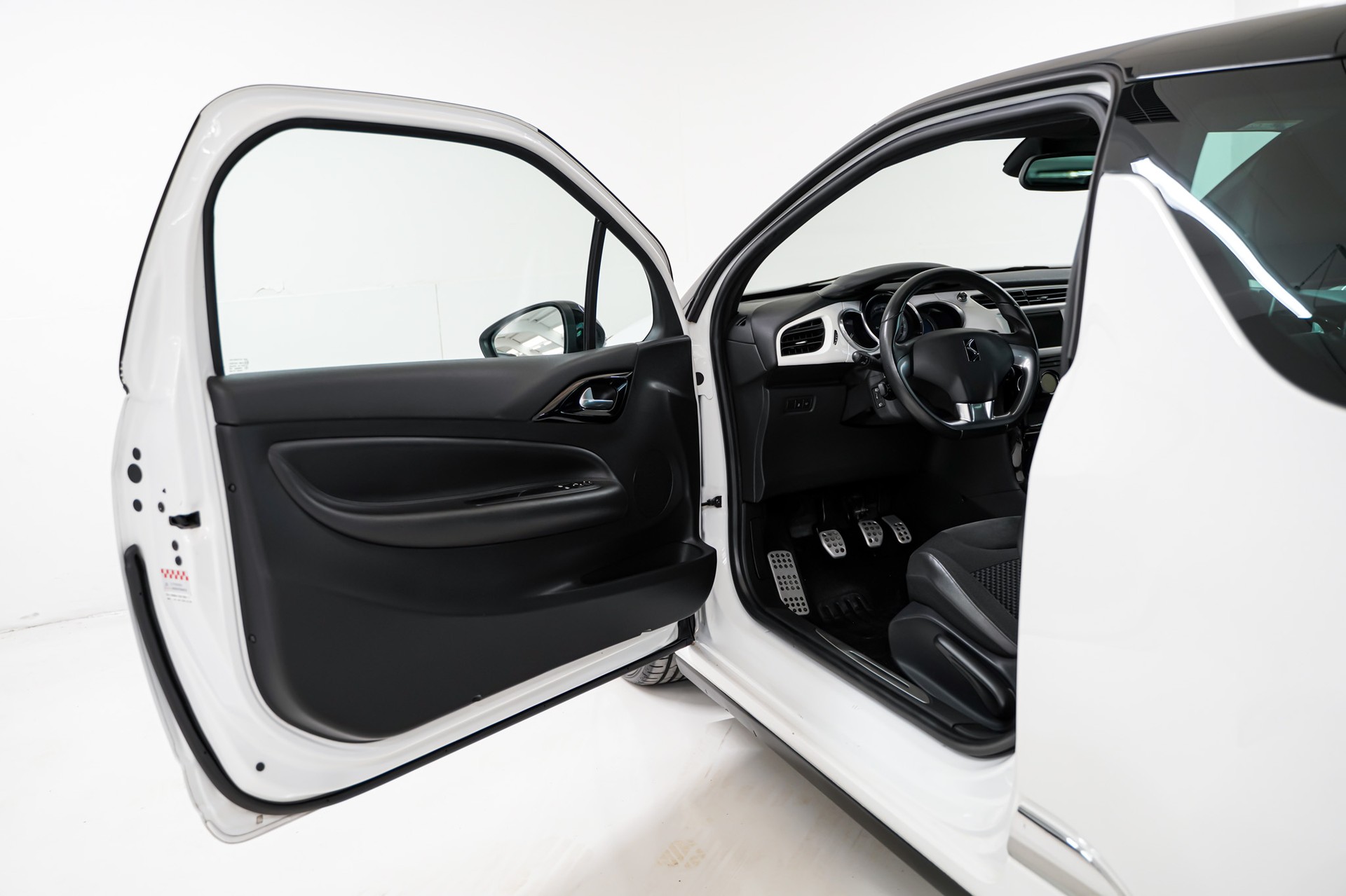 DS AUTOMOBILES DS3 1.6 THP Sport Chic-image-7