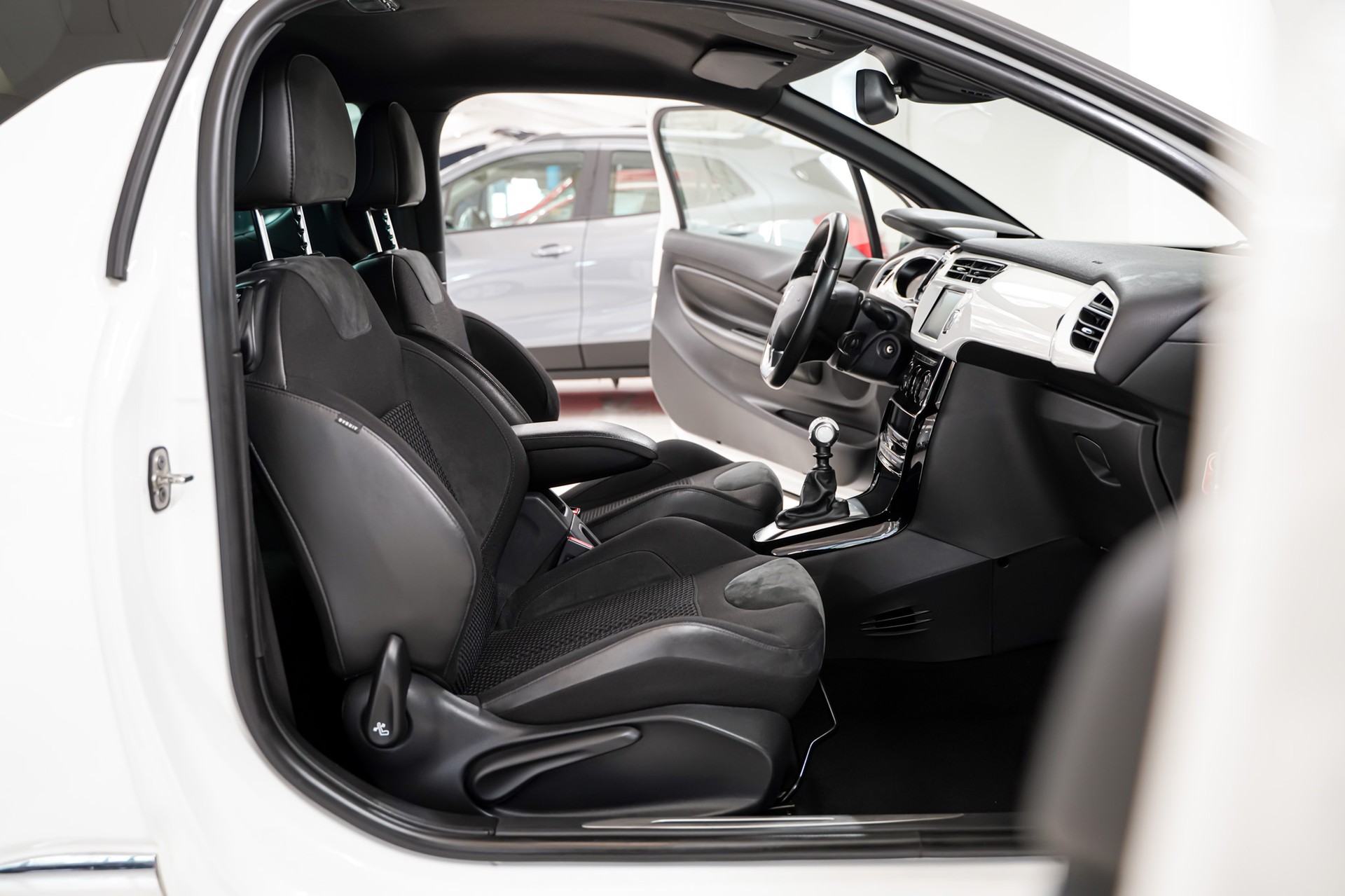 DS AUTOMOBILES DS3 1.6 THP Sport Chic-image-14