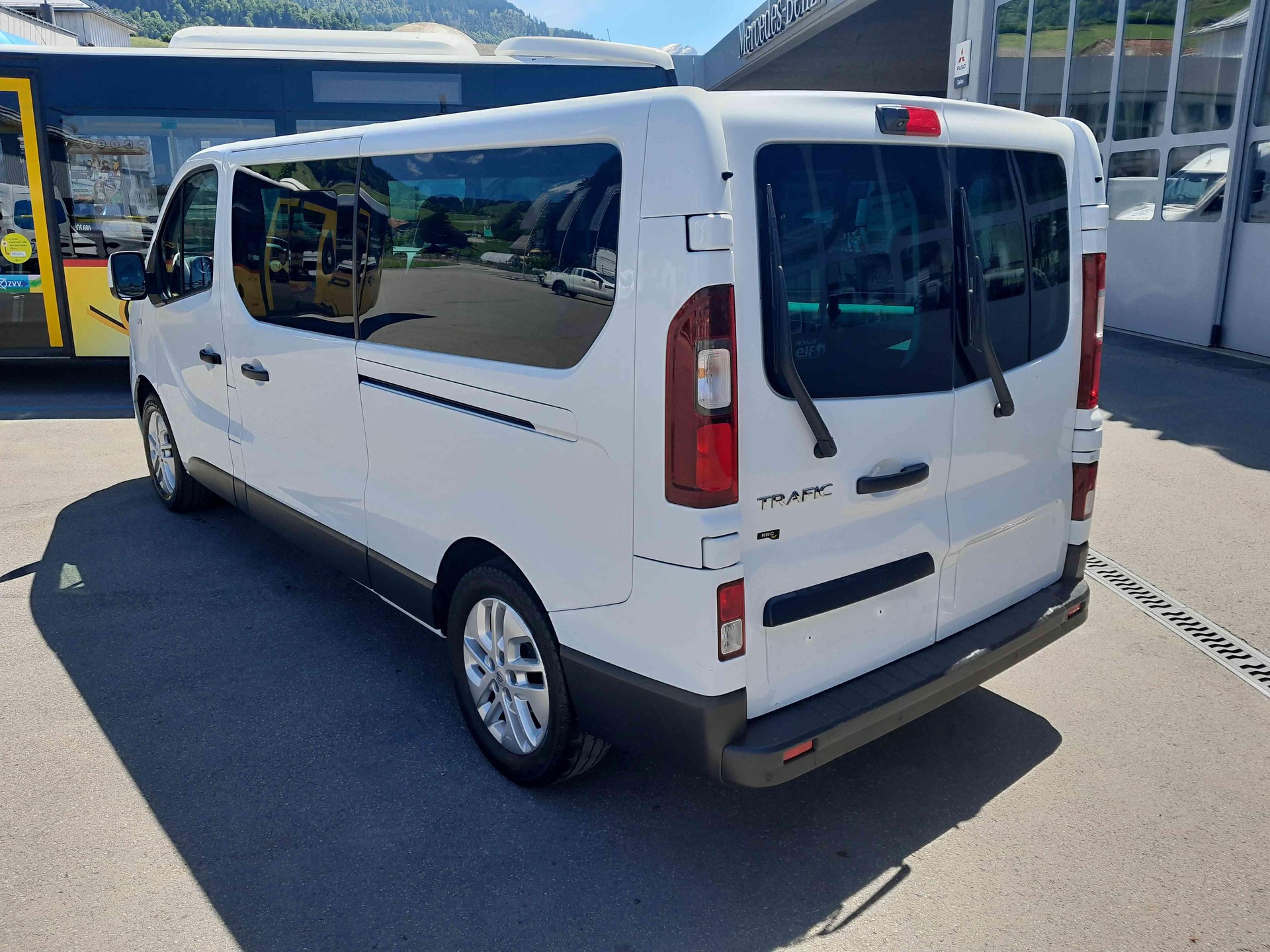 RENAULT Trafic Passenger 1.6 dCi TwinTurbo Authentique-showroom-element-3