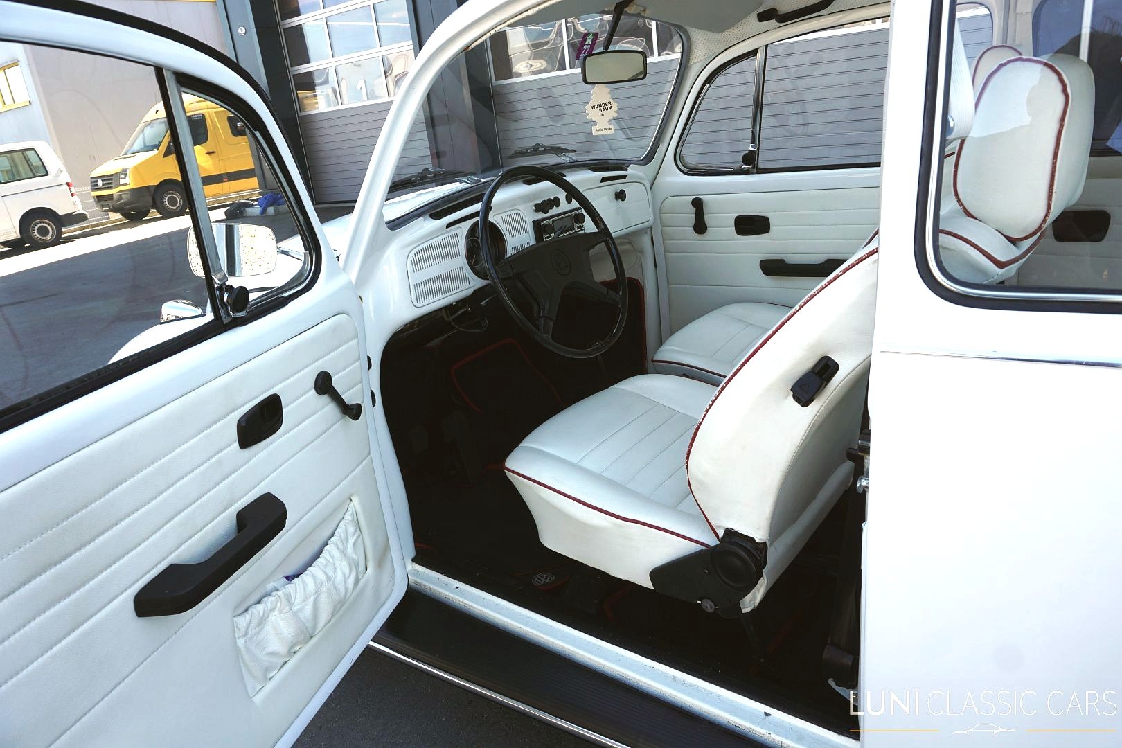 VW Käfer 1300-image-8