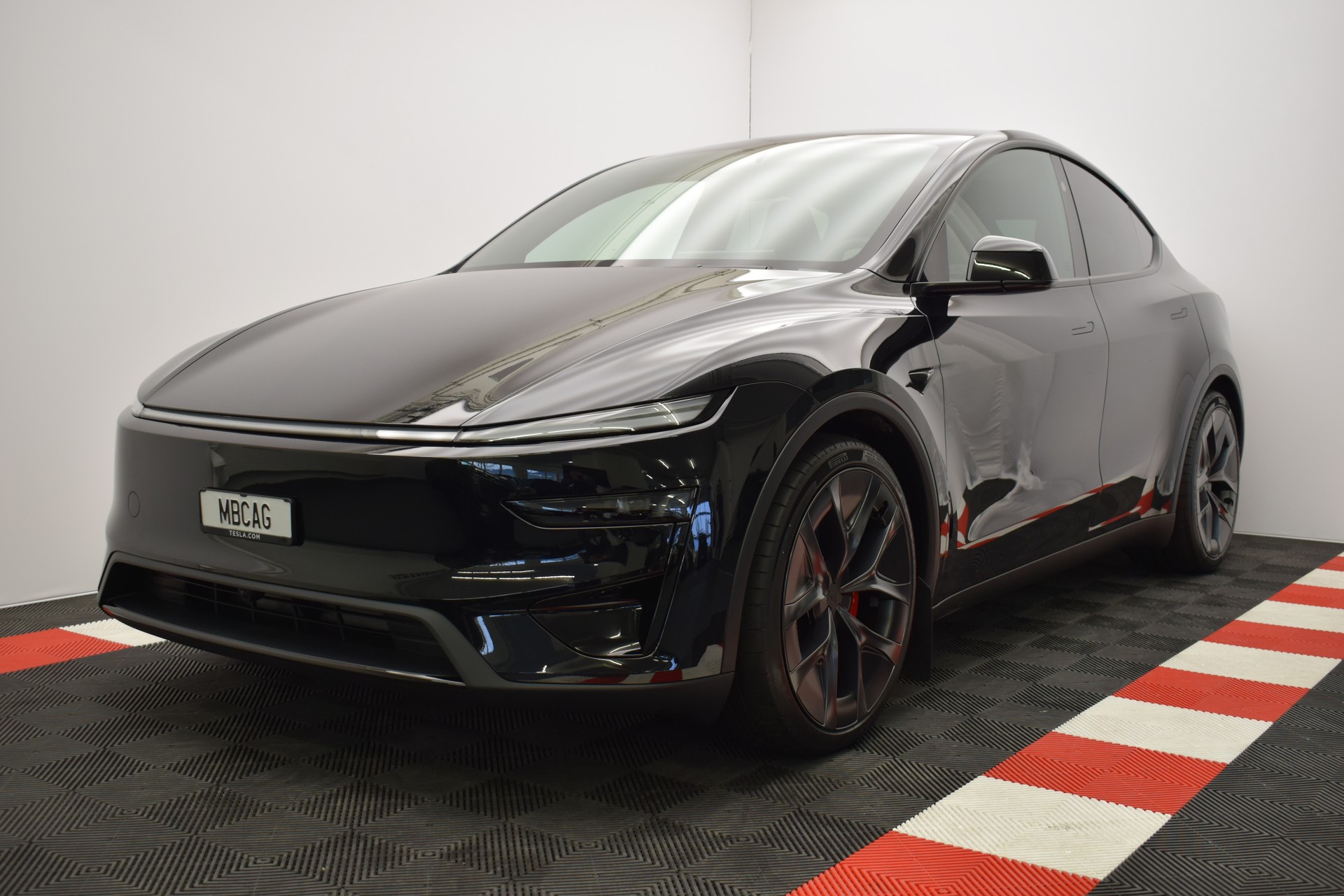 TESLA Model Y Performance 4WD 626PS, Diamond Black, 21 Zoll, Carbon, Made in Berlin-image-4