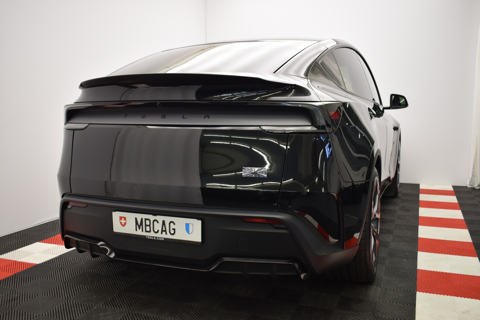 TESLA Model Y Performance 4WD 626PS, Diamond Black, 21 Zoll, Carbon, Made in Berlin-image-12