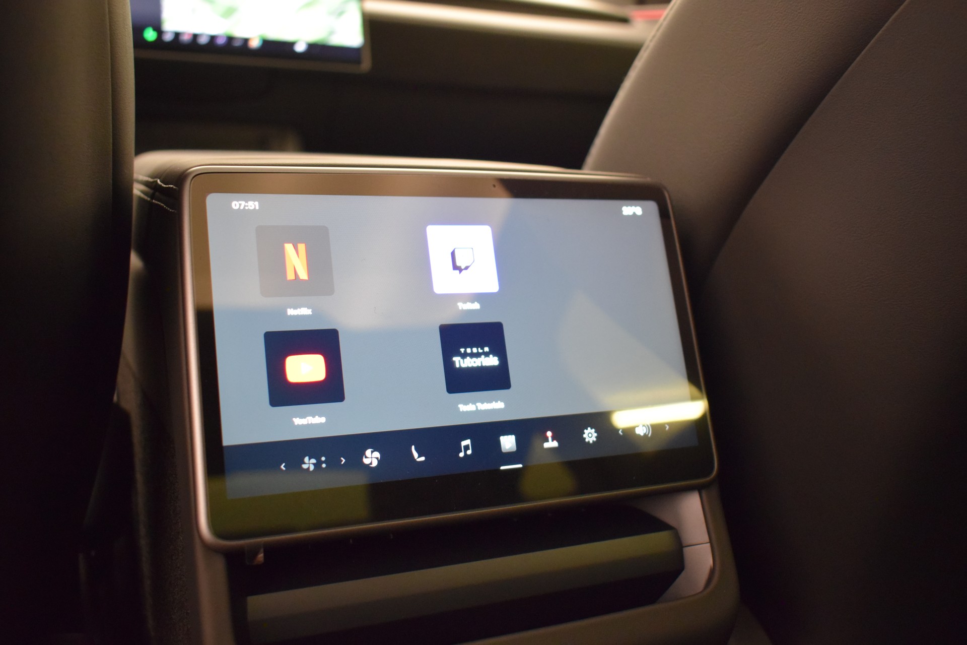 TESLA Model Y Performance 4WD 626PS, Diamond Black, 21 Zoll, Carbon, Made in Berlin-image-29