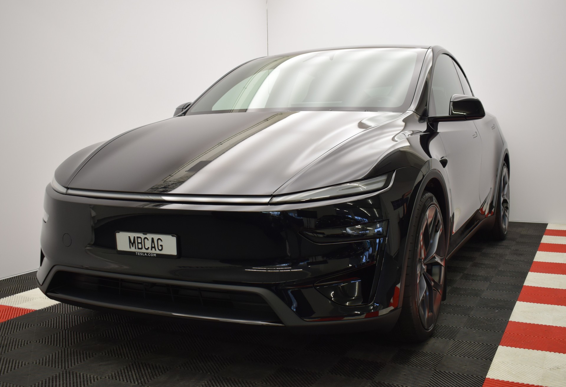 TESLA Model Y Performance 4WD 626PS, Diamond Black, 21 Zoll, Carbon, Made in Berlin-image-6