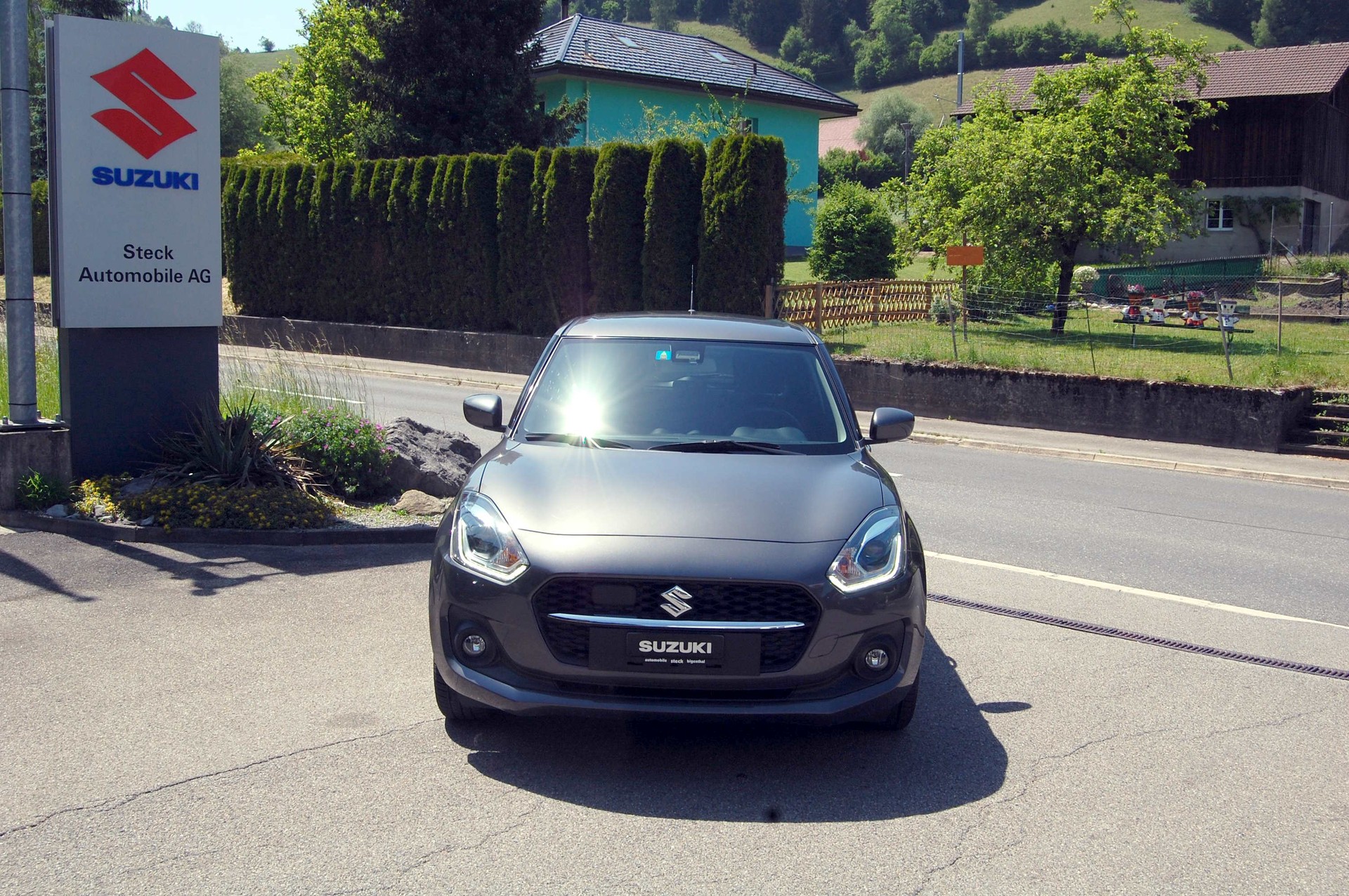 SUZUKI Swift 1.2 Compact + 4x4 Hybrid-showroom-element-2