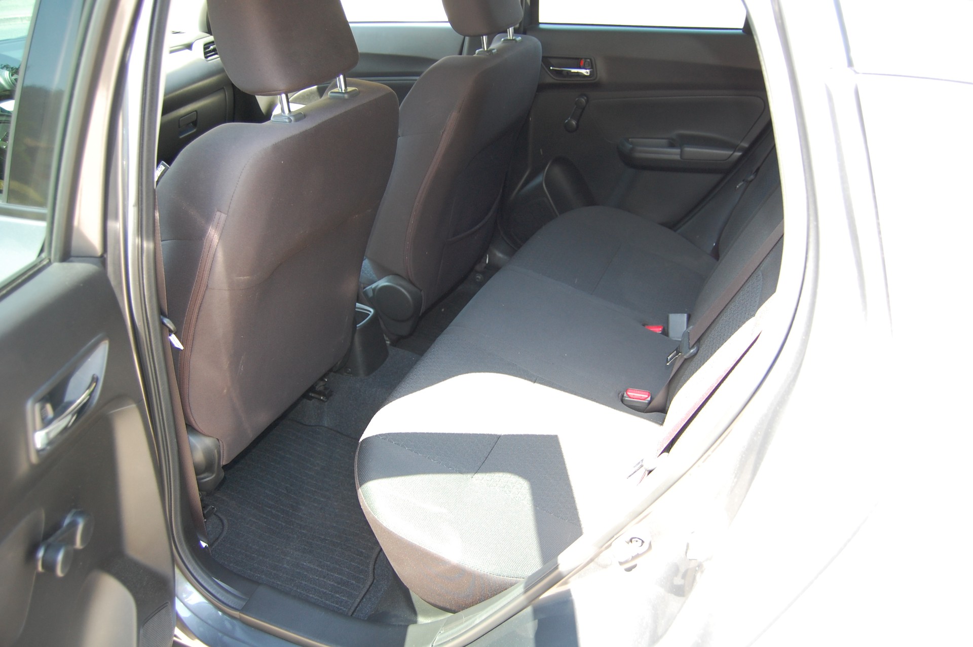 SUZUKI Swift 1.2 Compact + 4x4 Hybrid-image-16