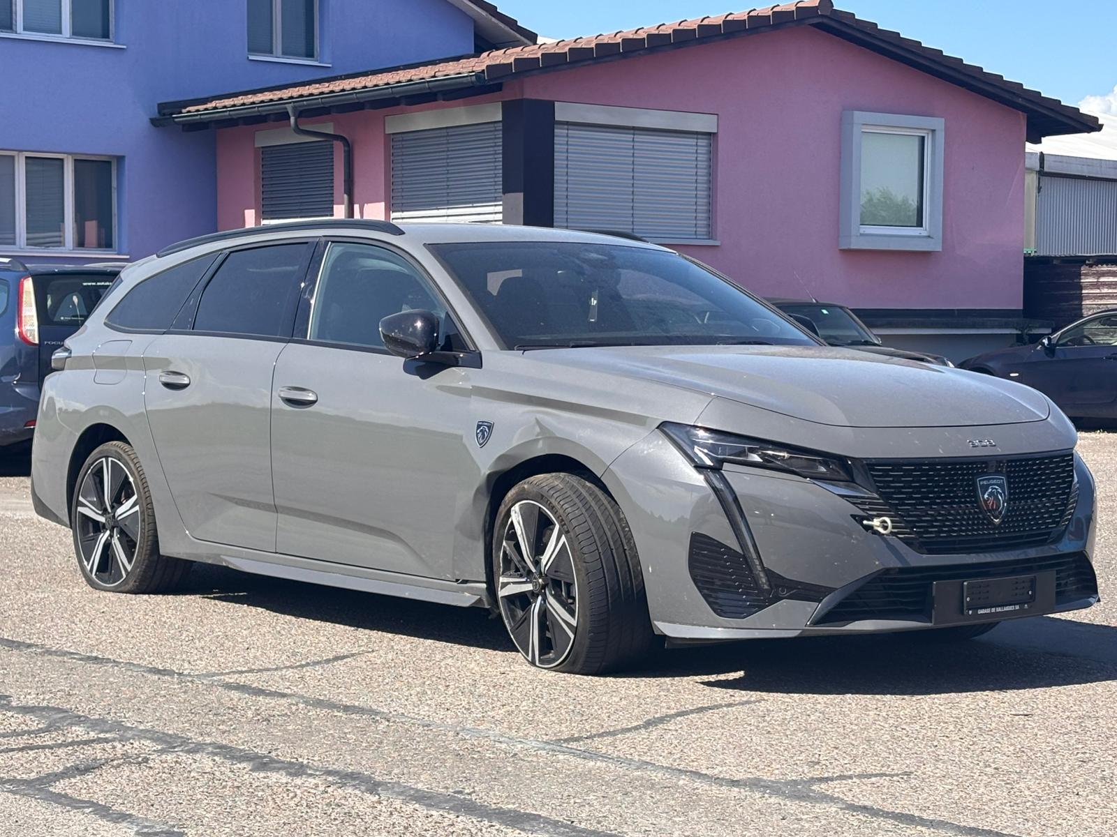 PEUGEOT 308 SW 1.6 PHEV 180 GT-image-2