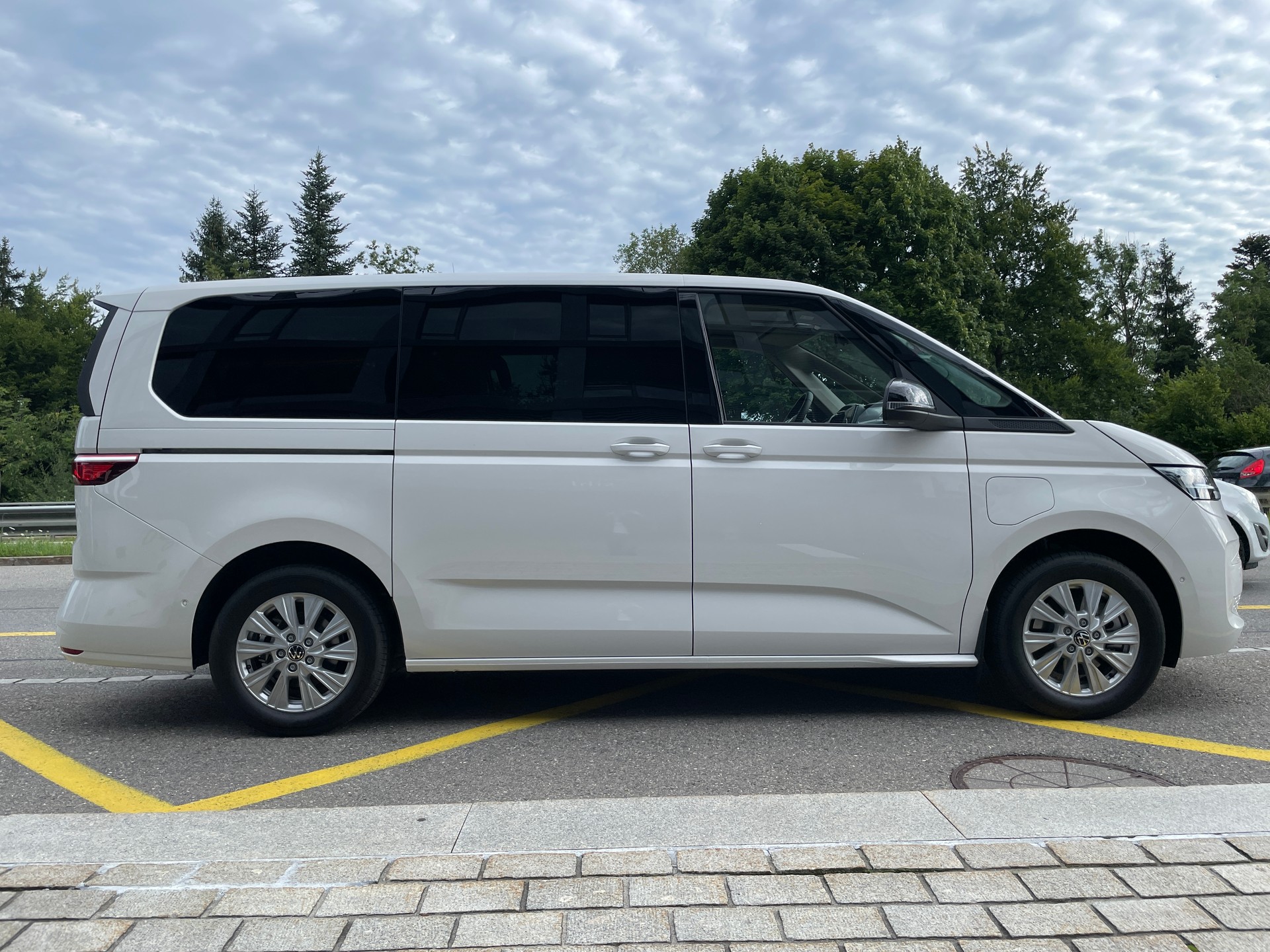 VW Multivan 1.5 eHybrid Life Lang 4Motion DSG, 7-Sitzer-showroom-element-3