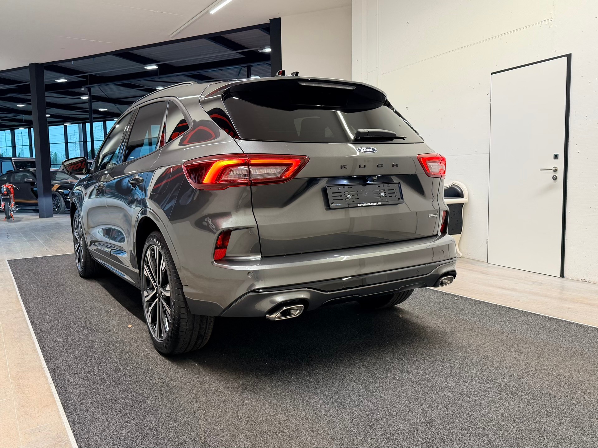FORD Kuga 2.5 FHEV ST-Line X 4WD-image-7