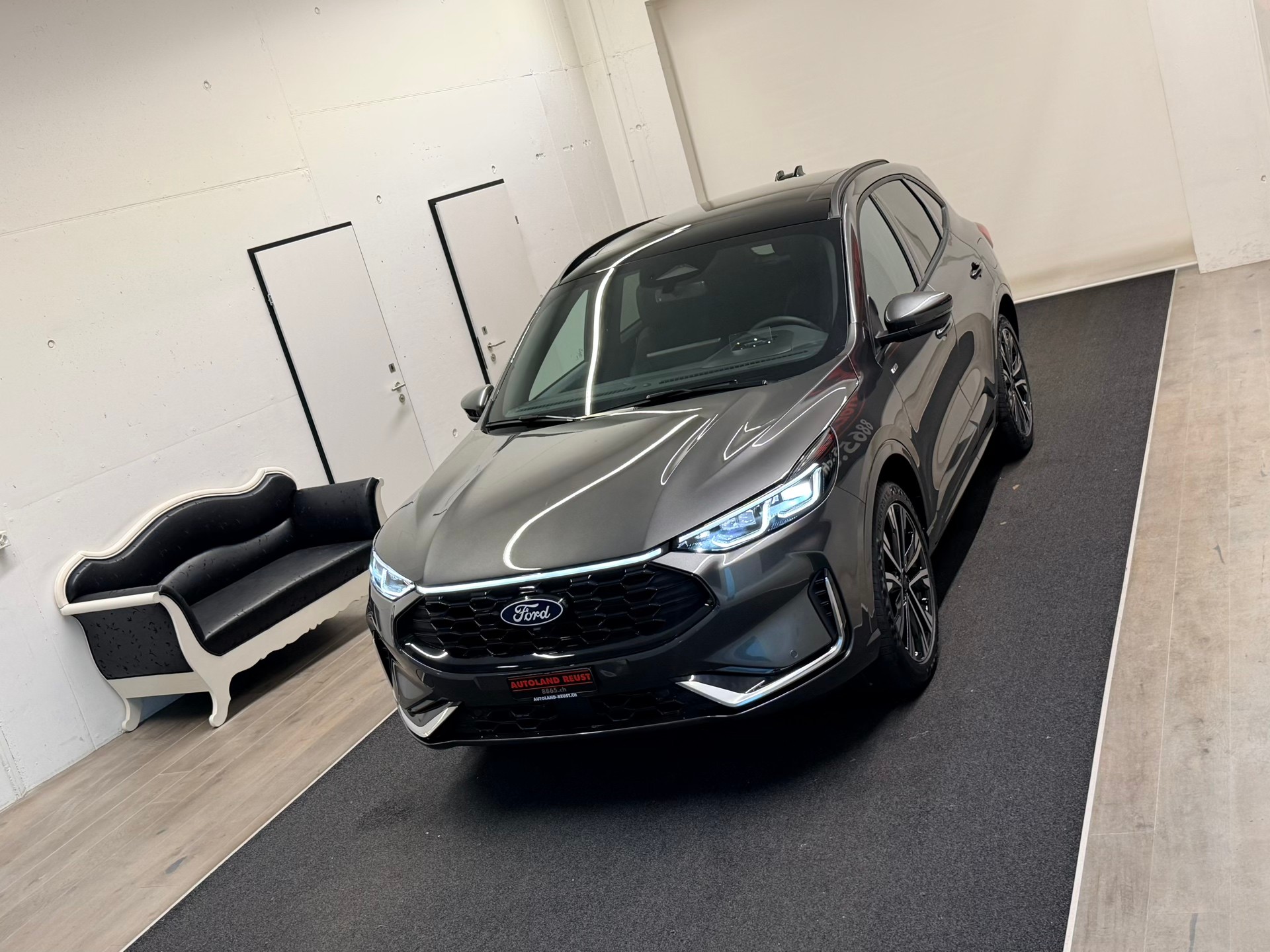 FORD Kuga 2.5 FHEV ST-Line X 4WD-showroom-element-3