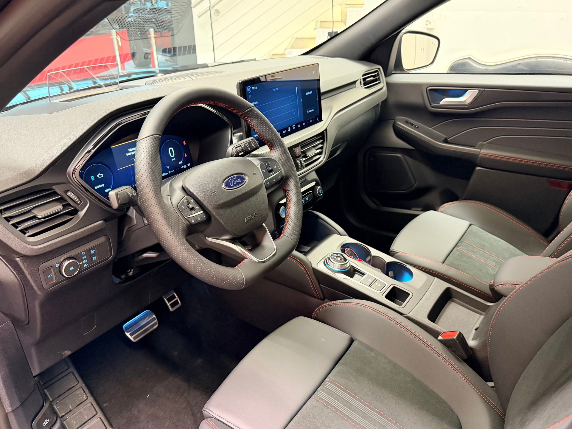 FORD Kuga 2.5 FHEV ST-Line X 4WD-image-11