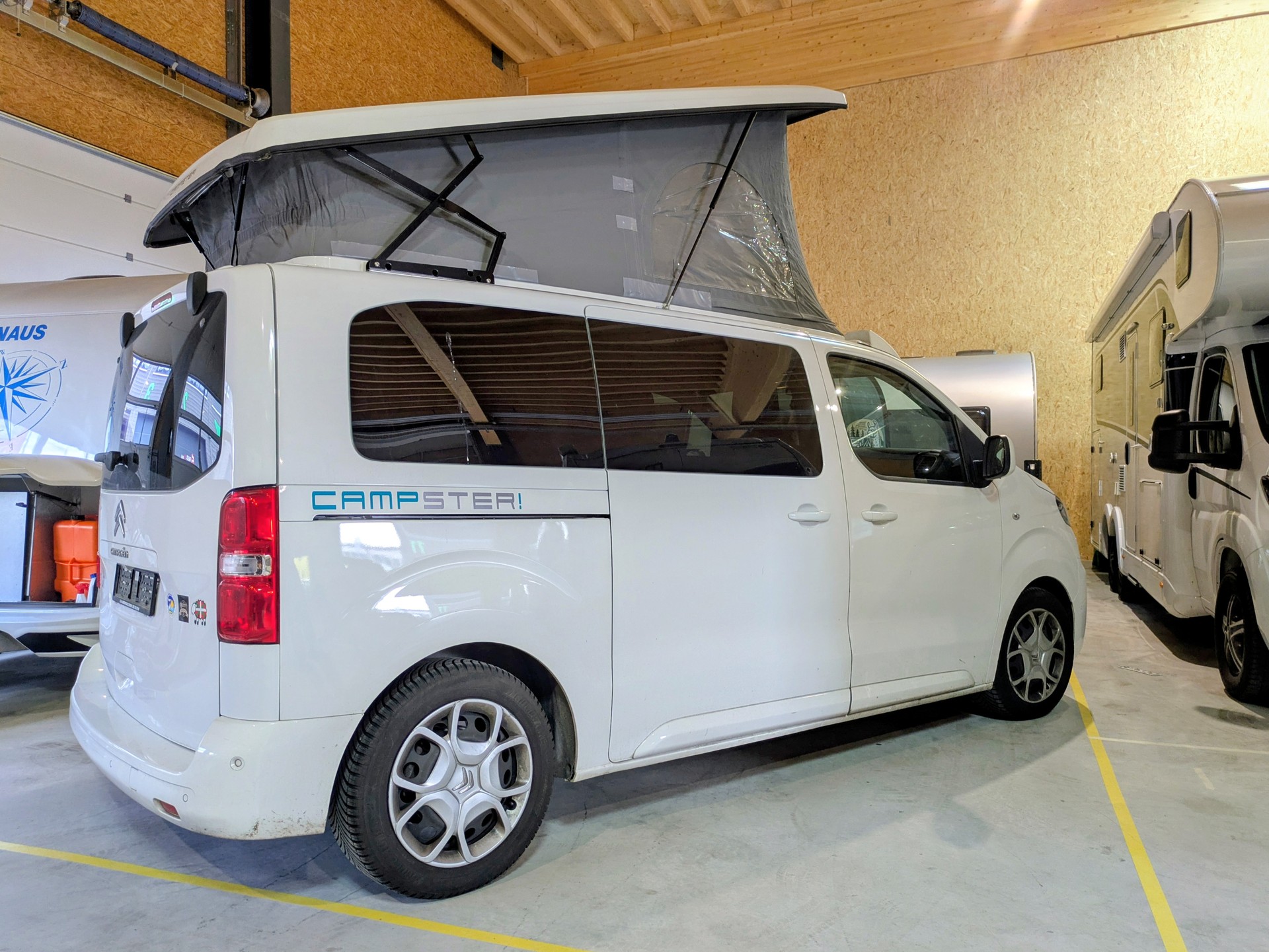 PÖSSL Citroen Campster-showroom-element-3