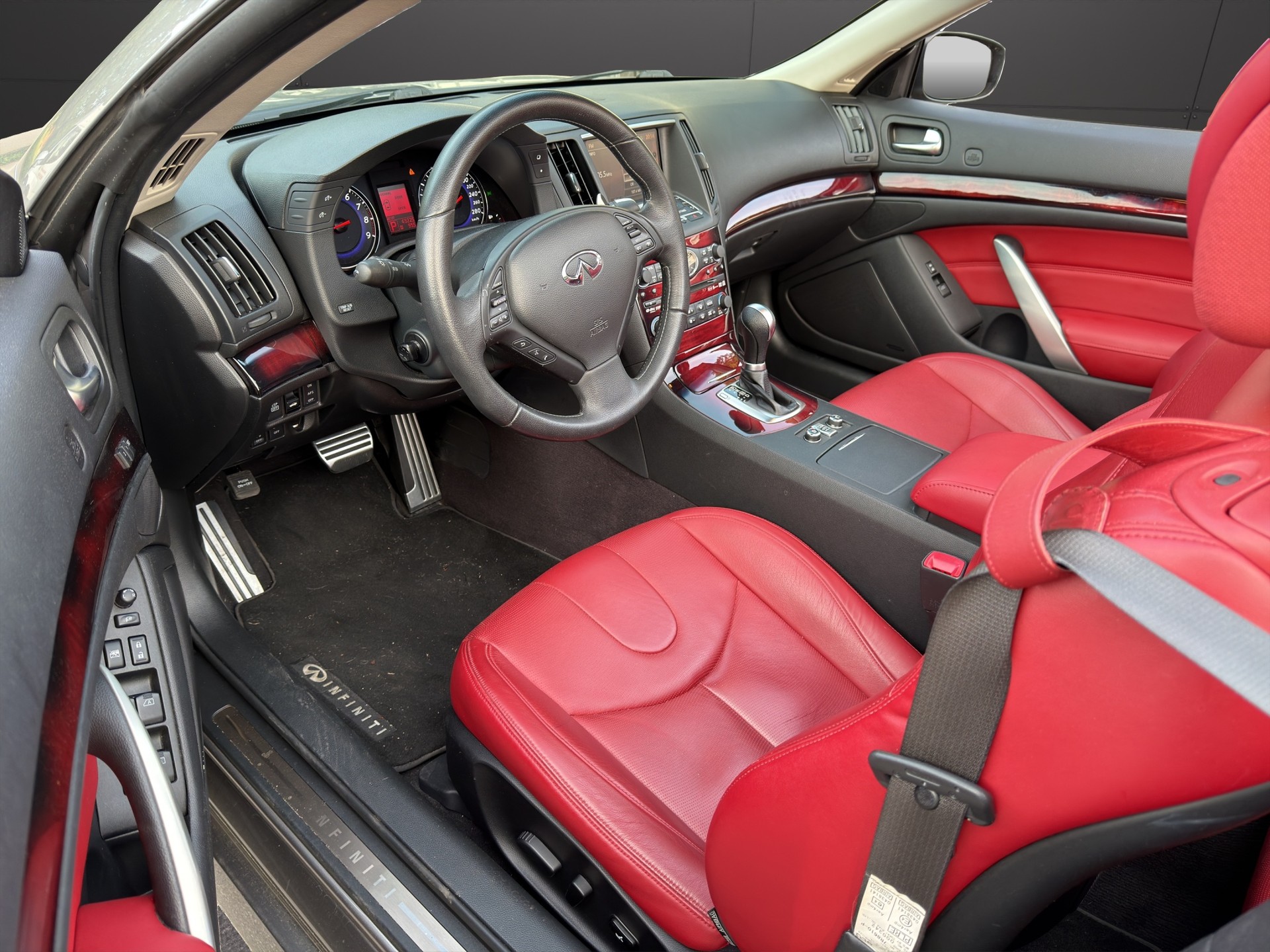 INFINITI G37 Cabrio GT Premium Automatic-image-8
