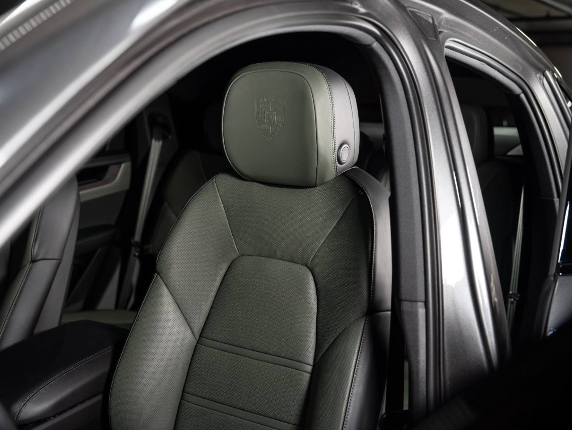 PORSCHE Cayenne S E-Hybrid Coupé-image-16