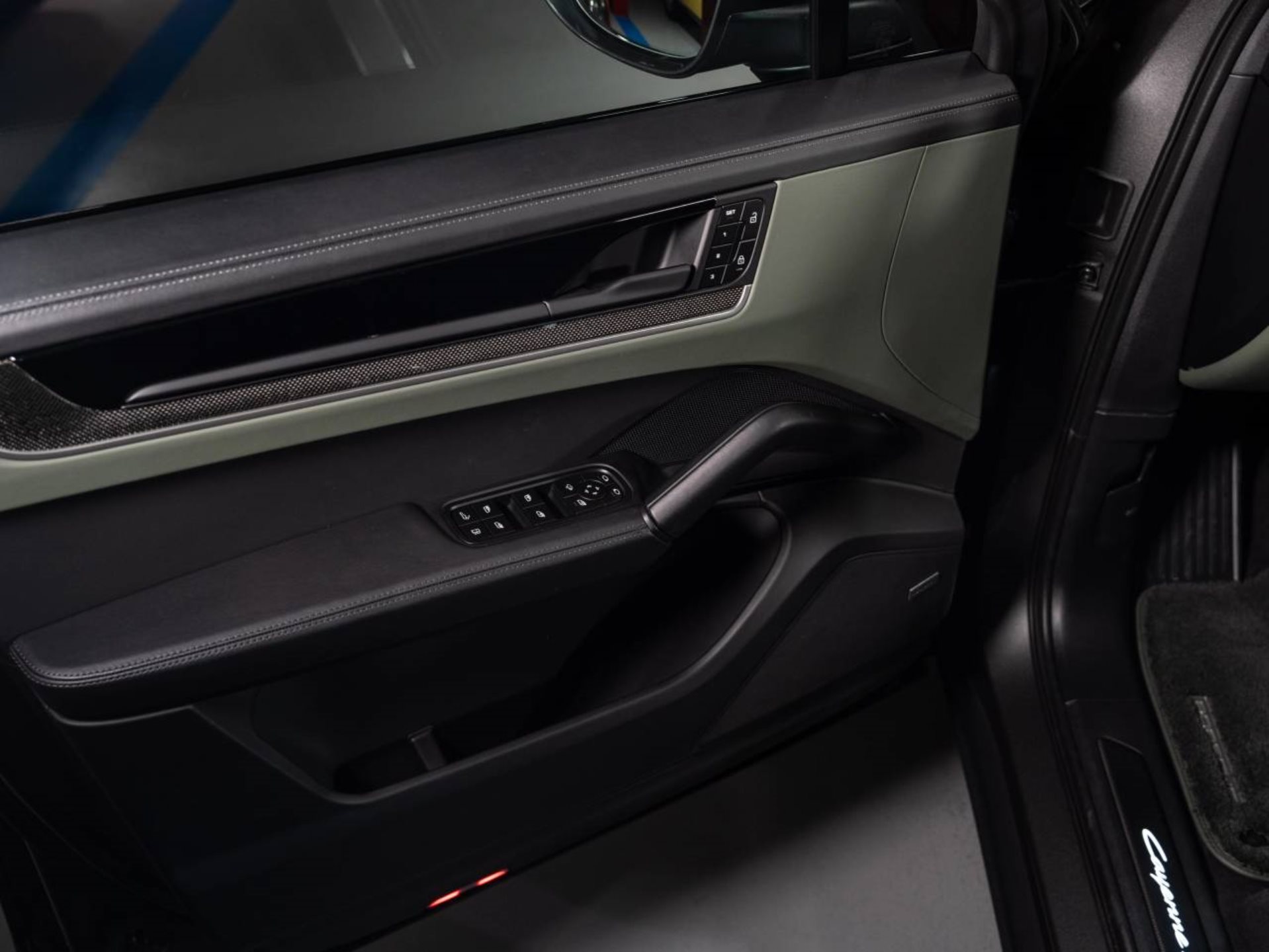 PORSCHE Cayenne S E-Hybrid Coupé-image-18