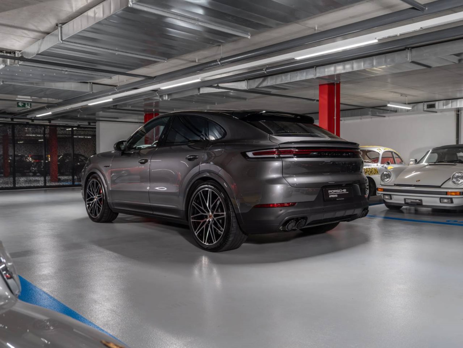 PORSCHE Cayenne S E-Hybrid Coupé-showroom-element-2