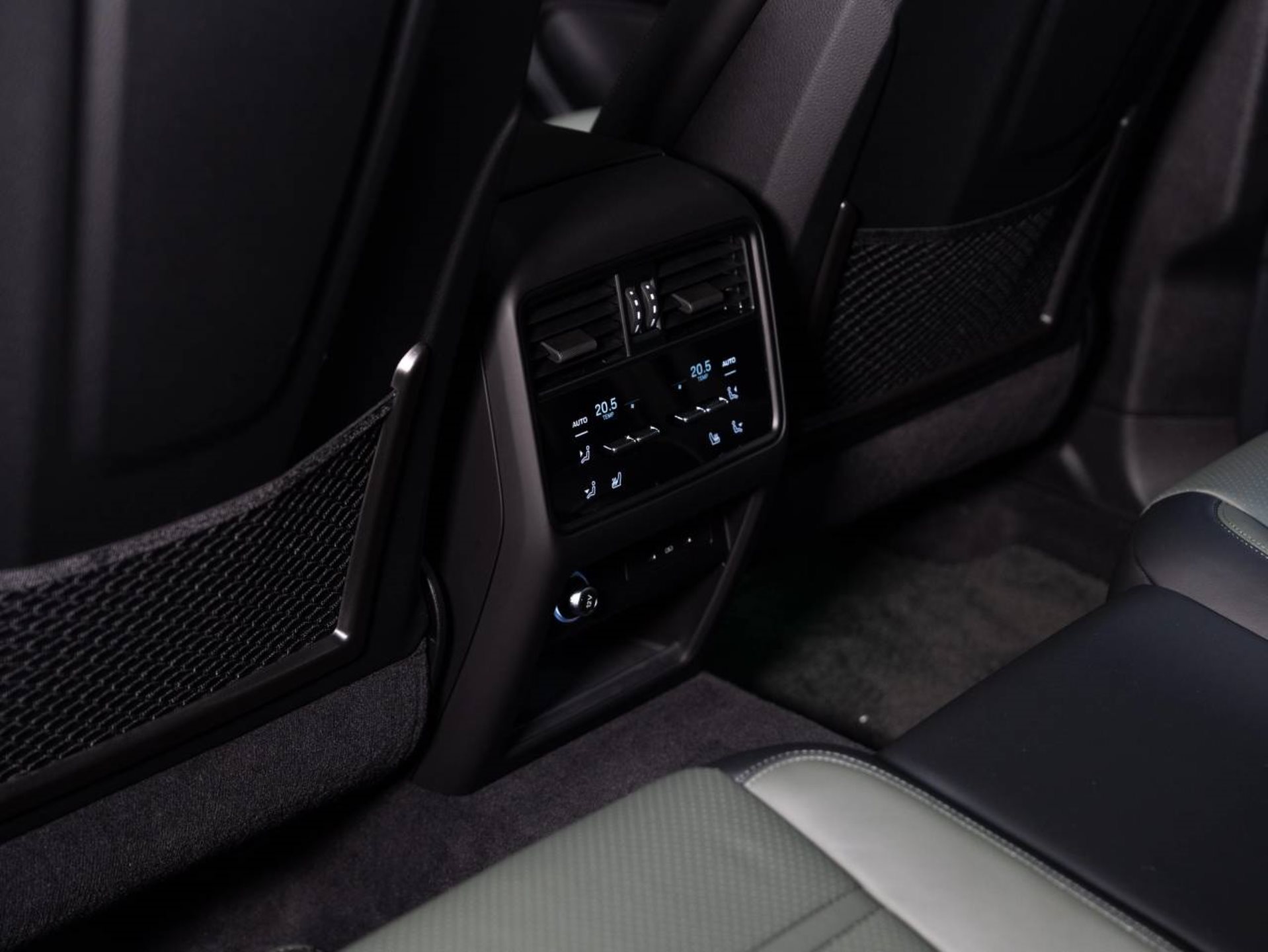 PORSCHE Cayenne S E-Hybrid Coupé-image-17