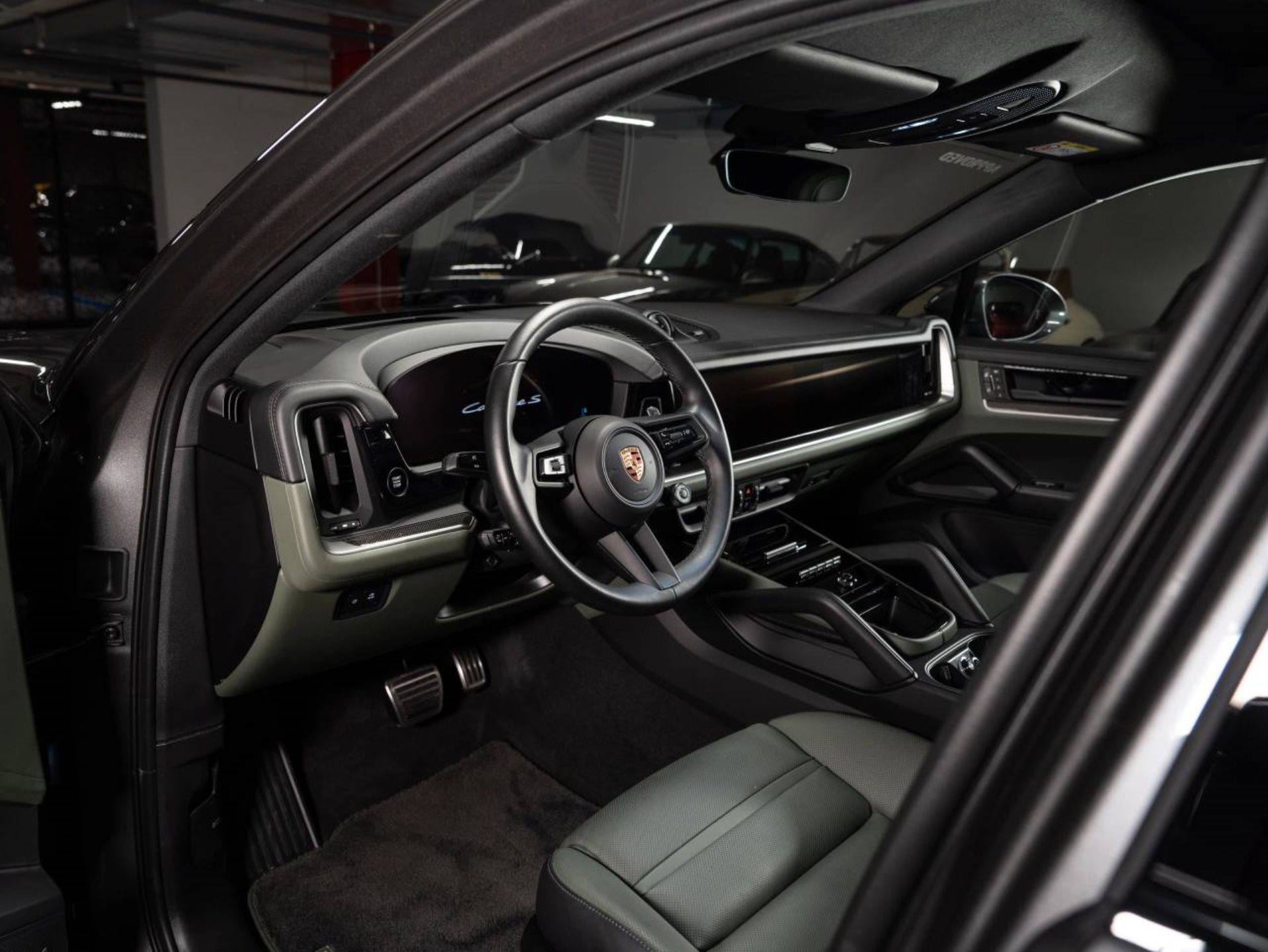 PORSCHE Cayenne S E-Hybrid Coupé-showroom-element-3