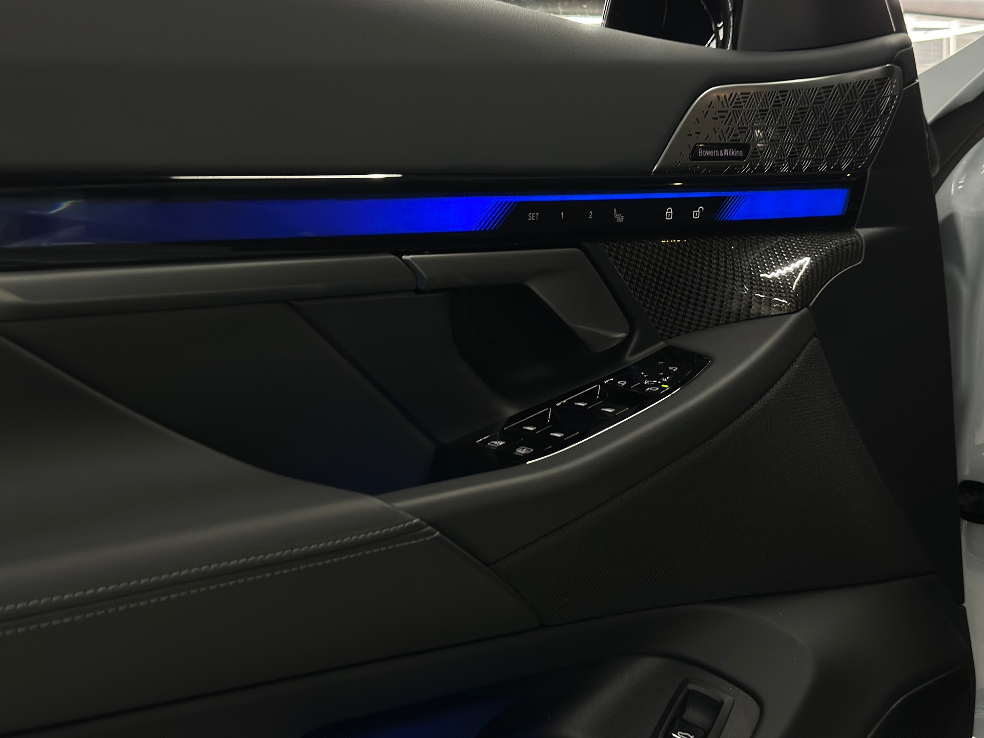 BMW M5 xDrive-image-8