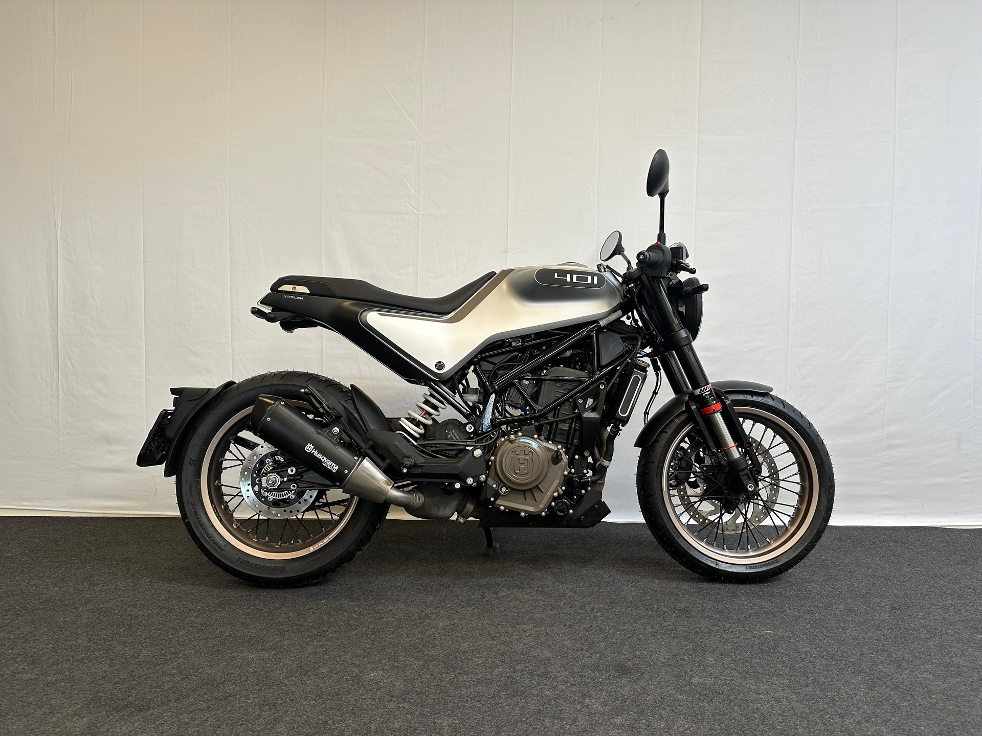 HUSQVARNA Svartpilen 401-image-1