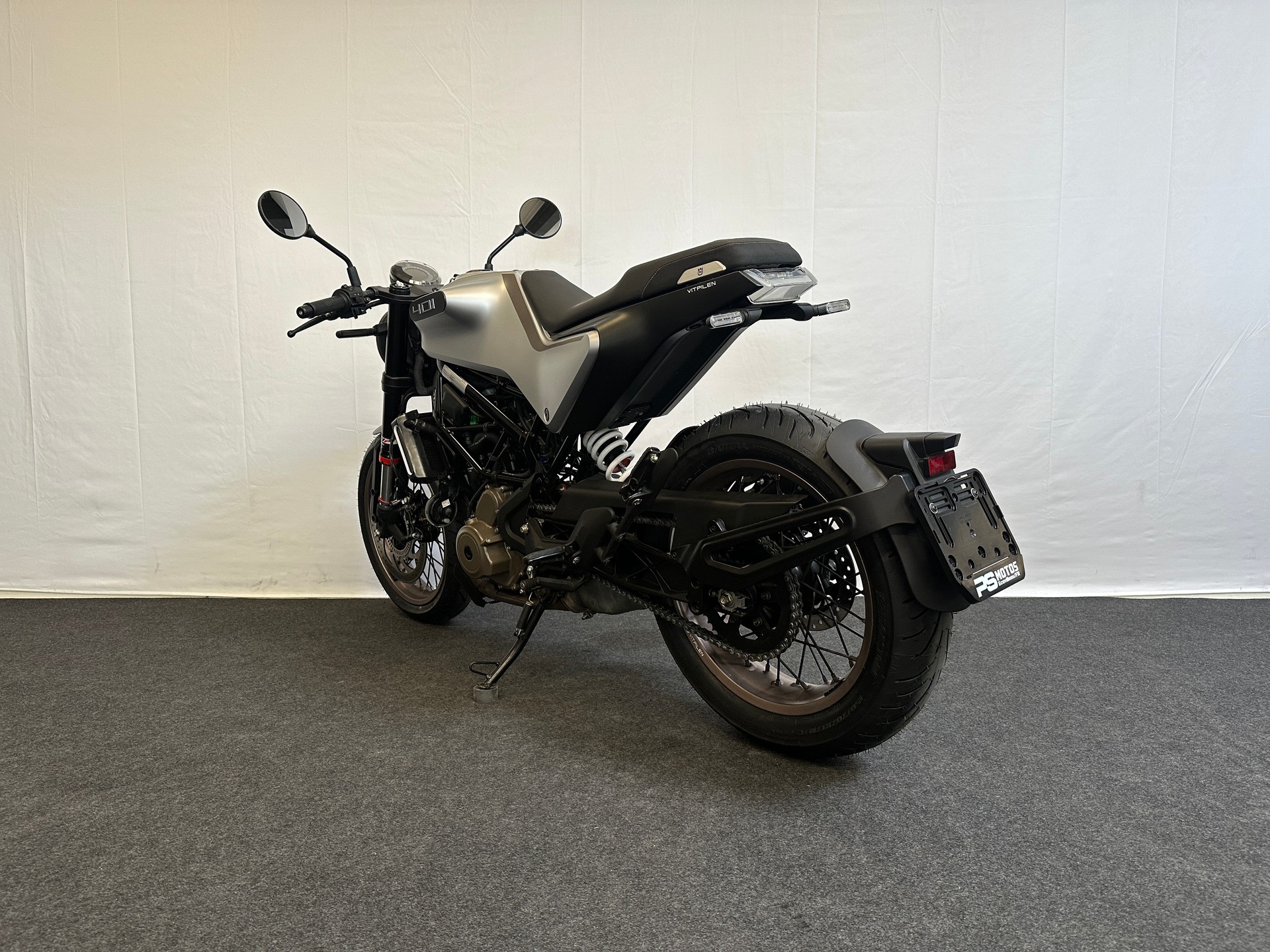 HUSQVARNA Svartpilen 401-image-5