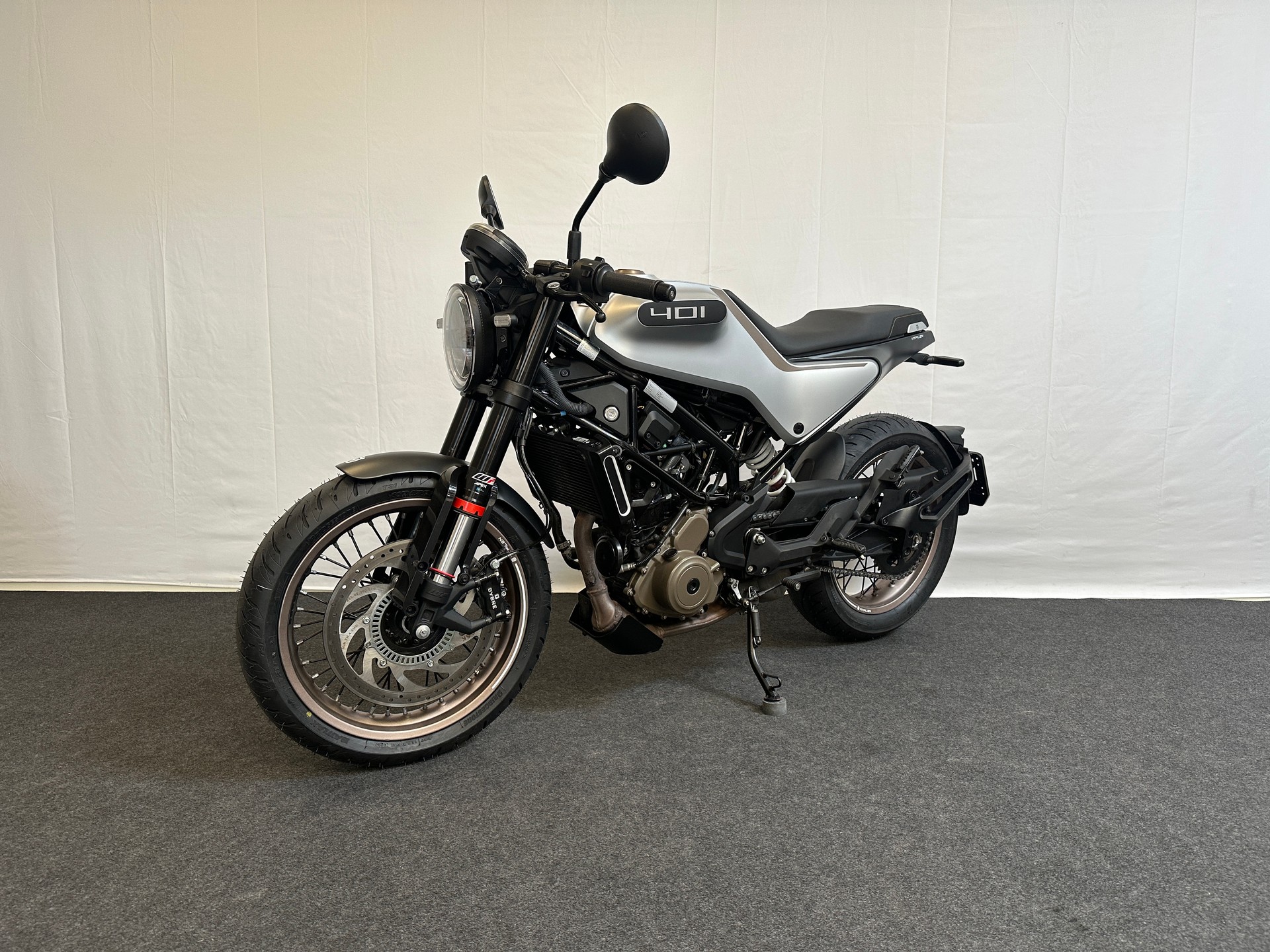 HUSQVARNA Svartpilen 401-image-3