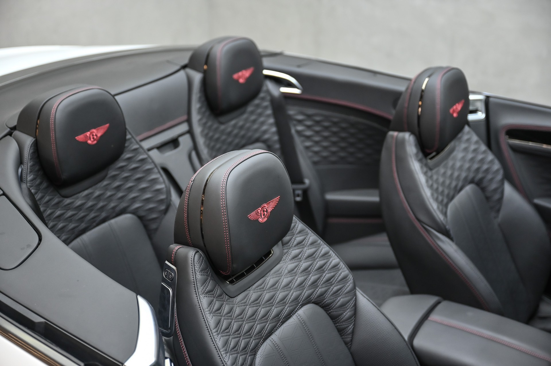 BENTLEY Continental GTC 4.0 V8 Hybrid Speed First Edition-image-22