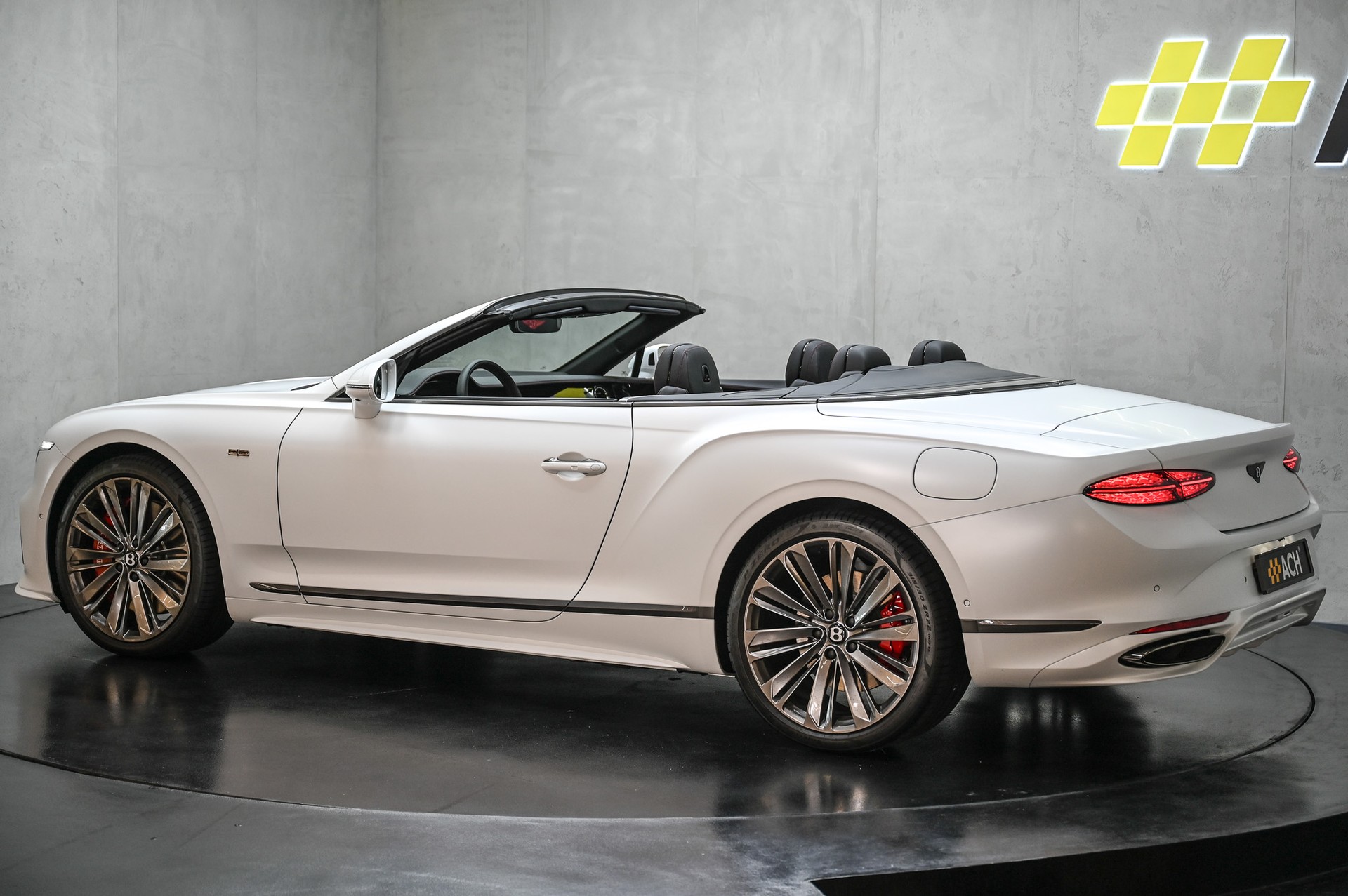 BENTLEY Continental GTC 4.0 V8 Hybrid Speed First Edition-image-8