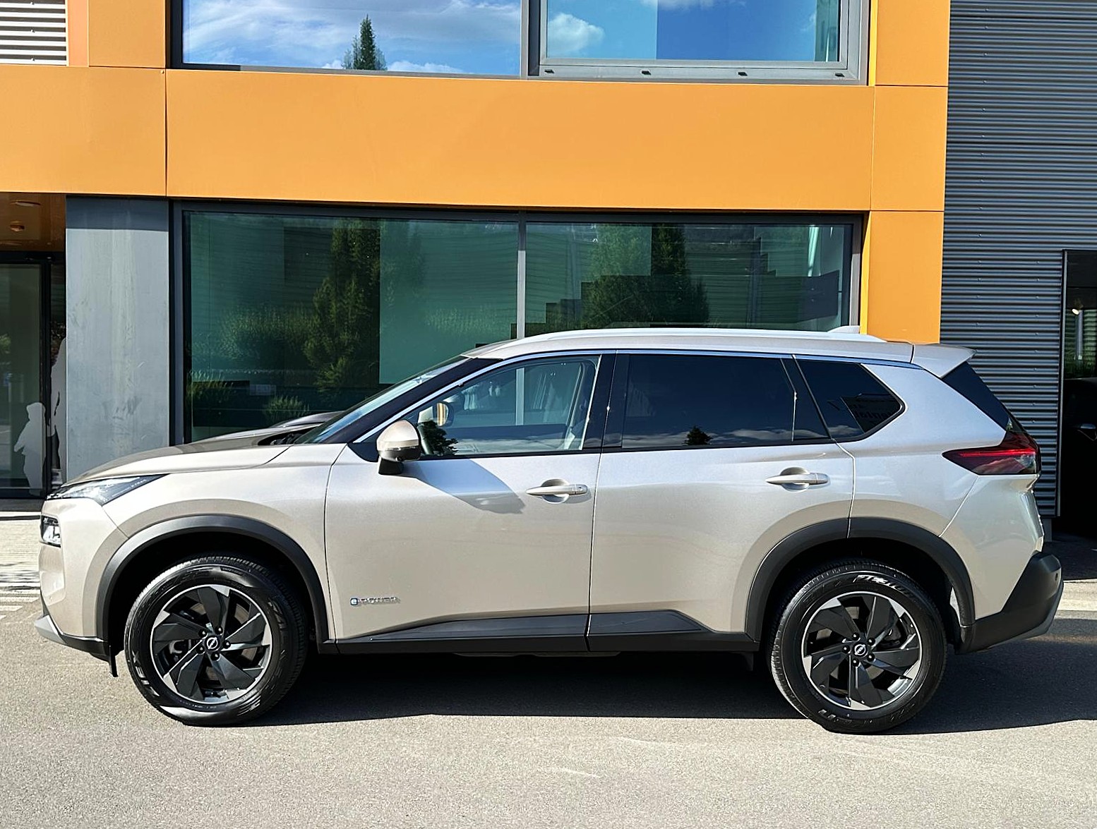 NISSAN X-Trail 1.5 VC-T N-Connecta e-4orce 7Plätzer