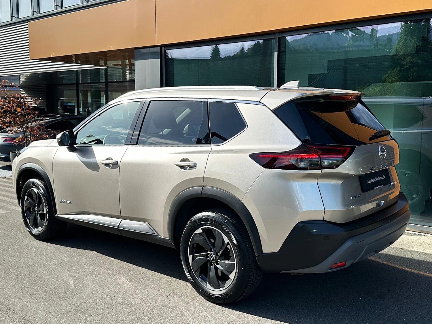 NISSAN X-Trail 1.5 VC-T N-Connecta e-4orce 7Plätzer-showroom-element-3
