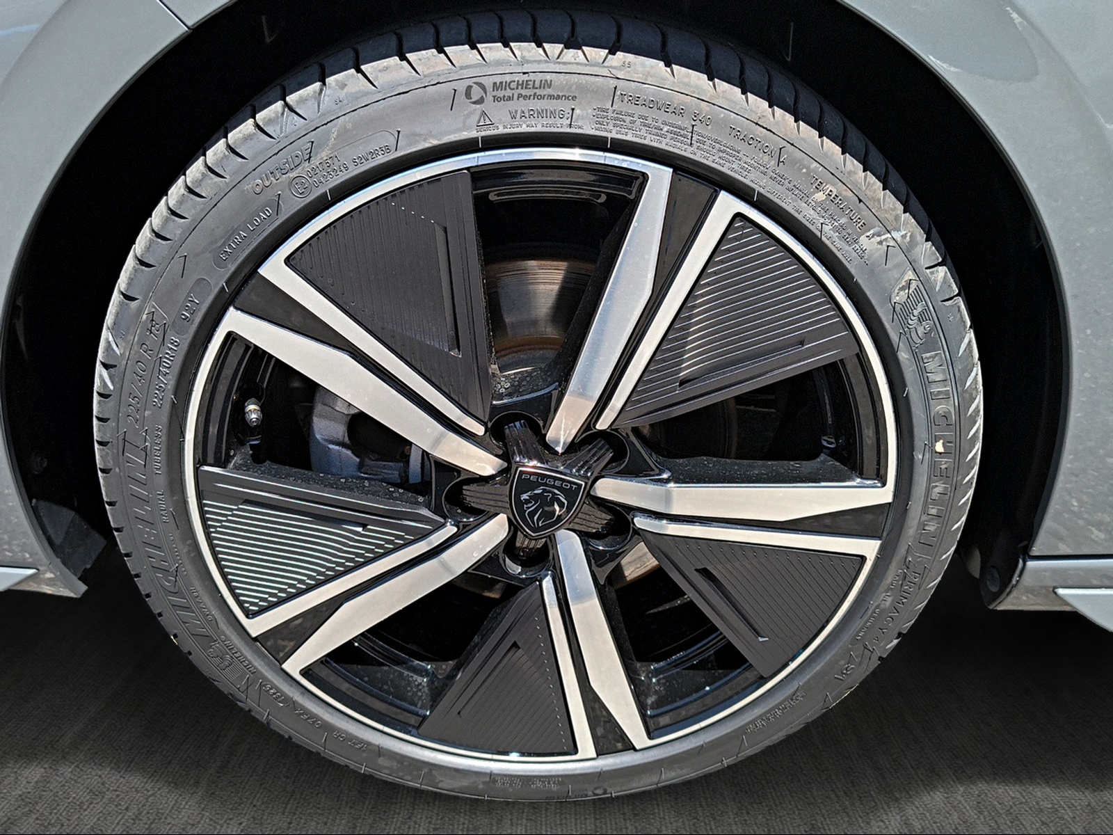PEUGEOT 308 SW 1.2 Hybrid GT-image-13