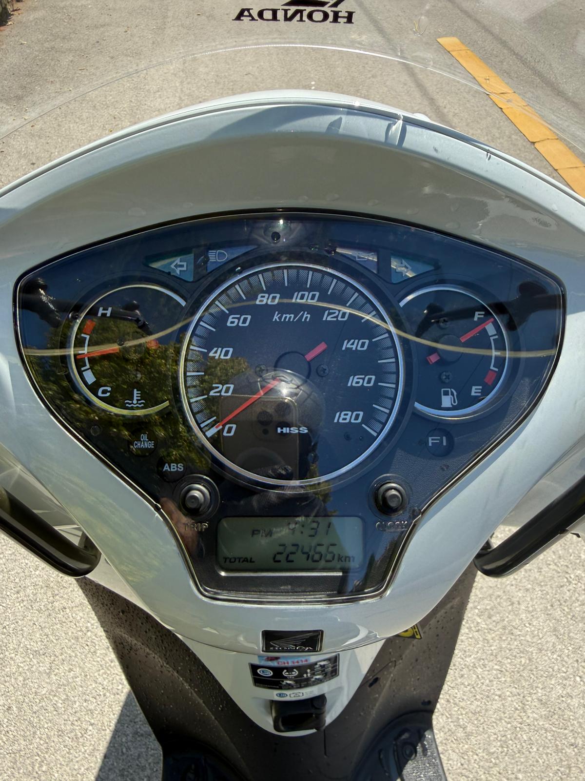 HONDA SH 300 i ABS-image-4
