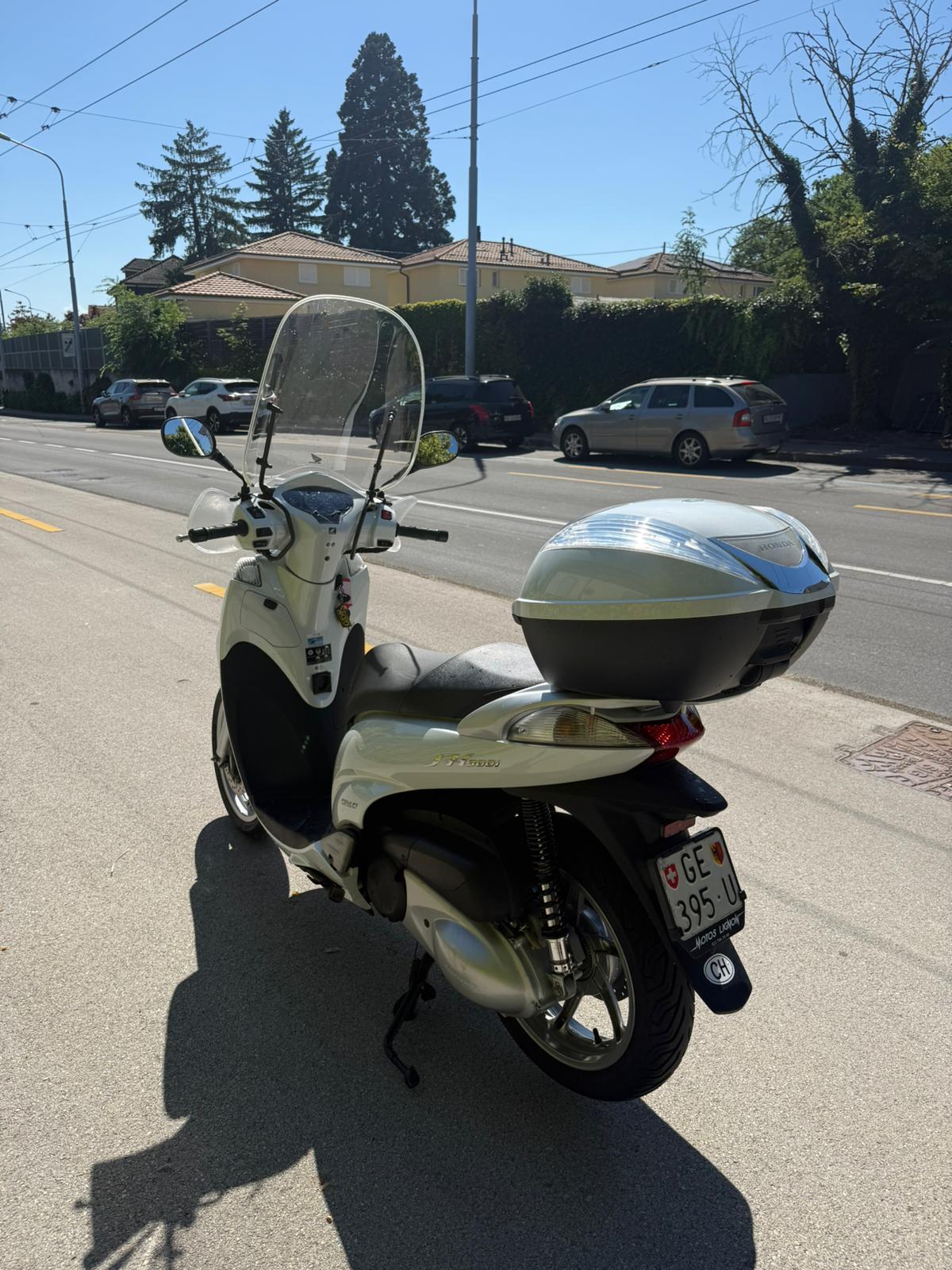 HONDA SH 300 i ABS-image-3