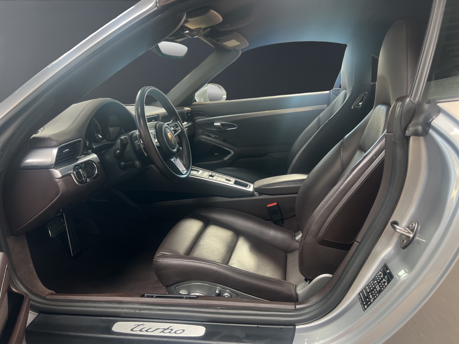 PORSCHE 911 Turbo Cabrio PDK-image-8